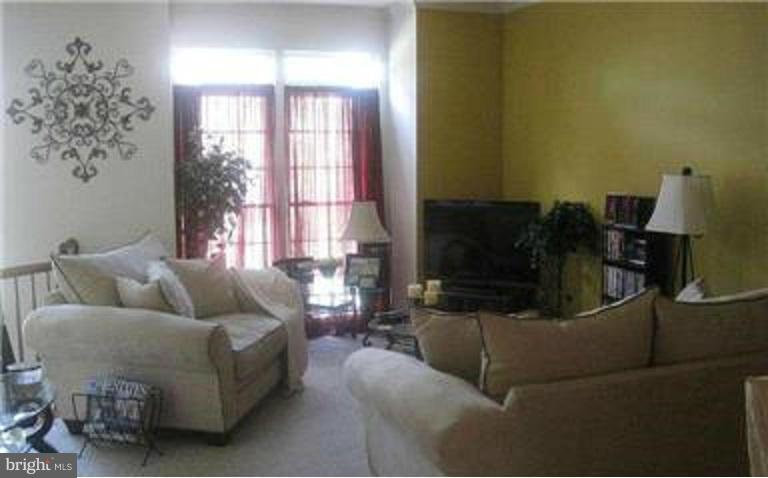 CROFTON MANOR - Residential Lease