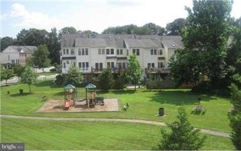 CROFTON MANOR - Residential Lease