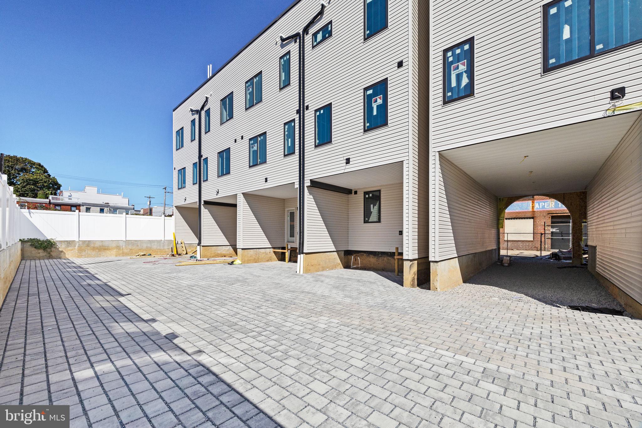 PORT RICHMOND - Residential