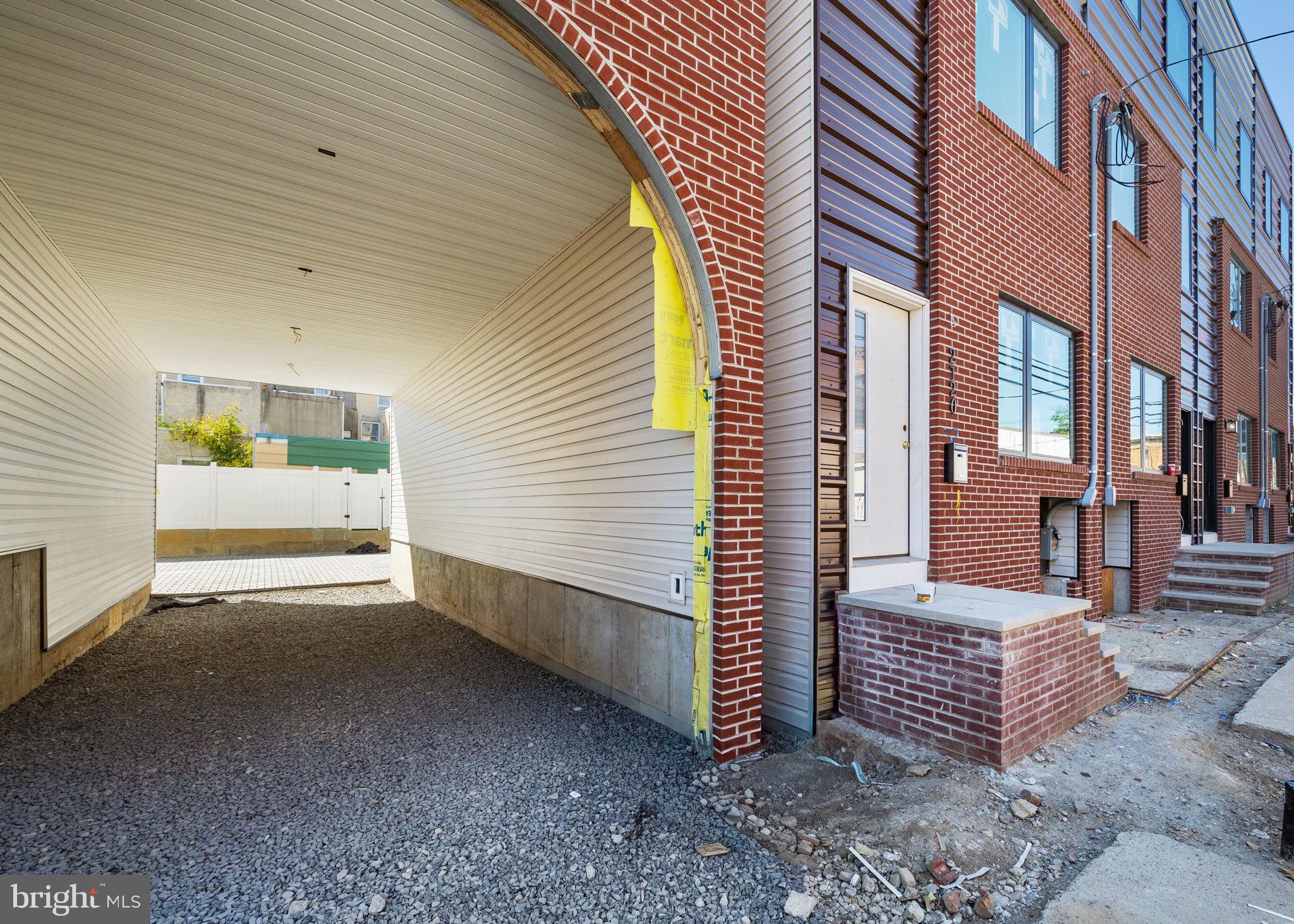 PORT RICHMOND - Residential