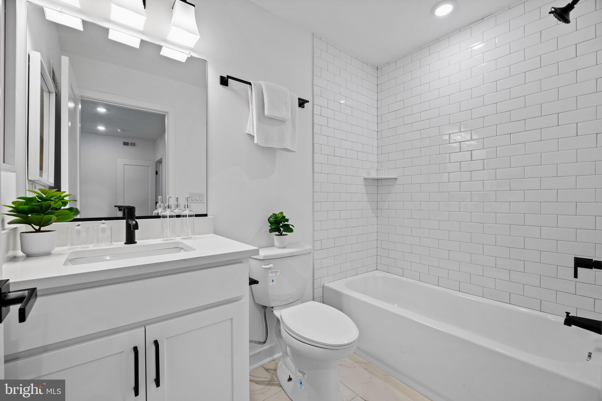 PORT RICHMOND - Residential