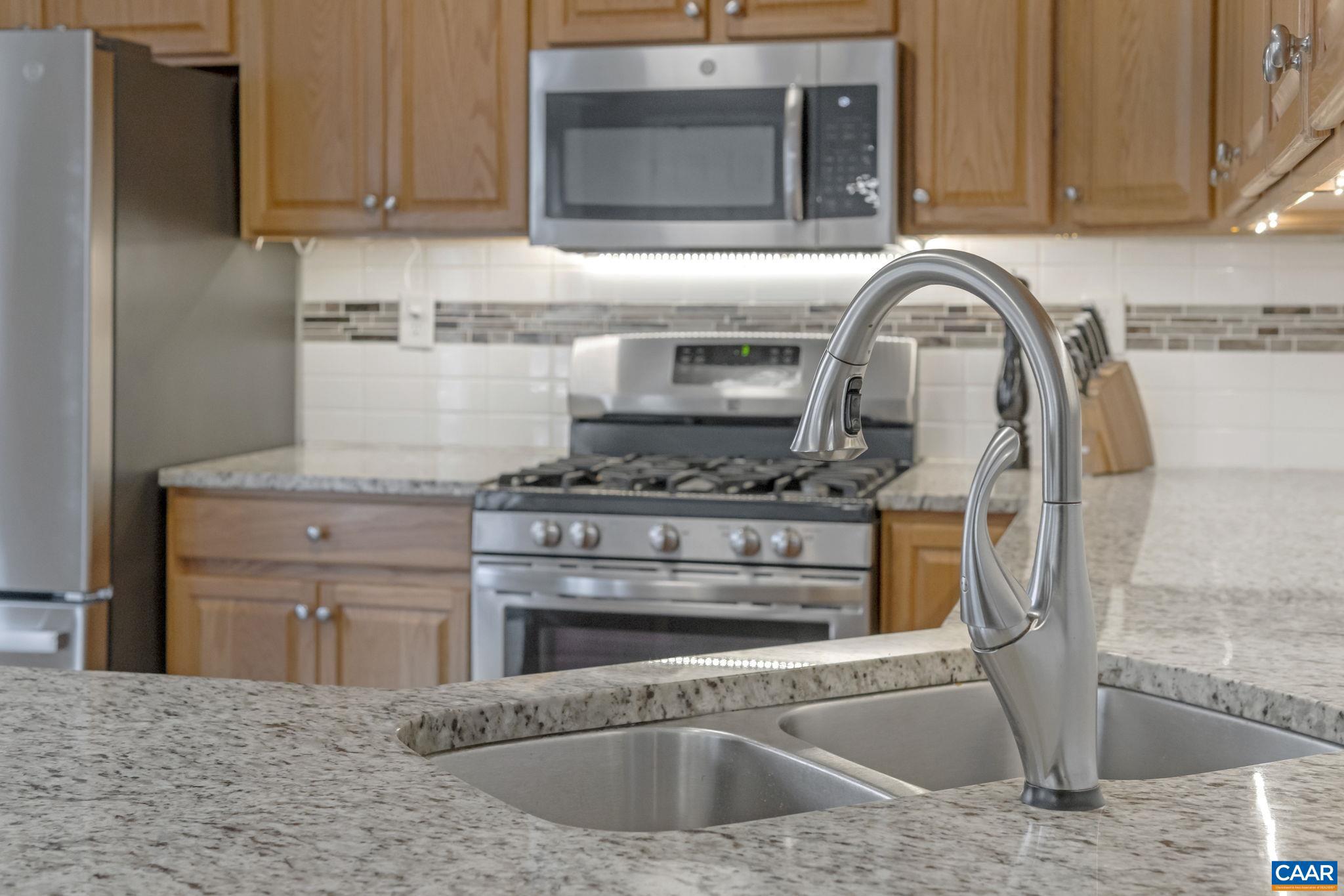 LAKE MONTICELLO - Residential