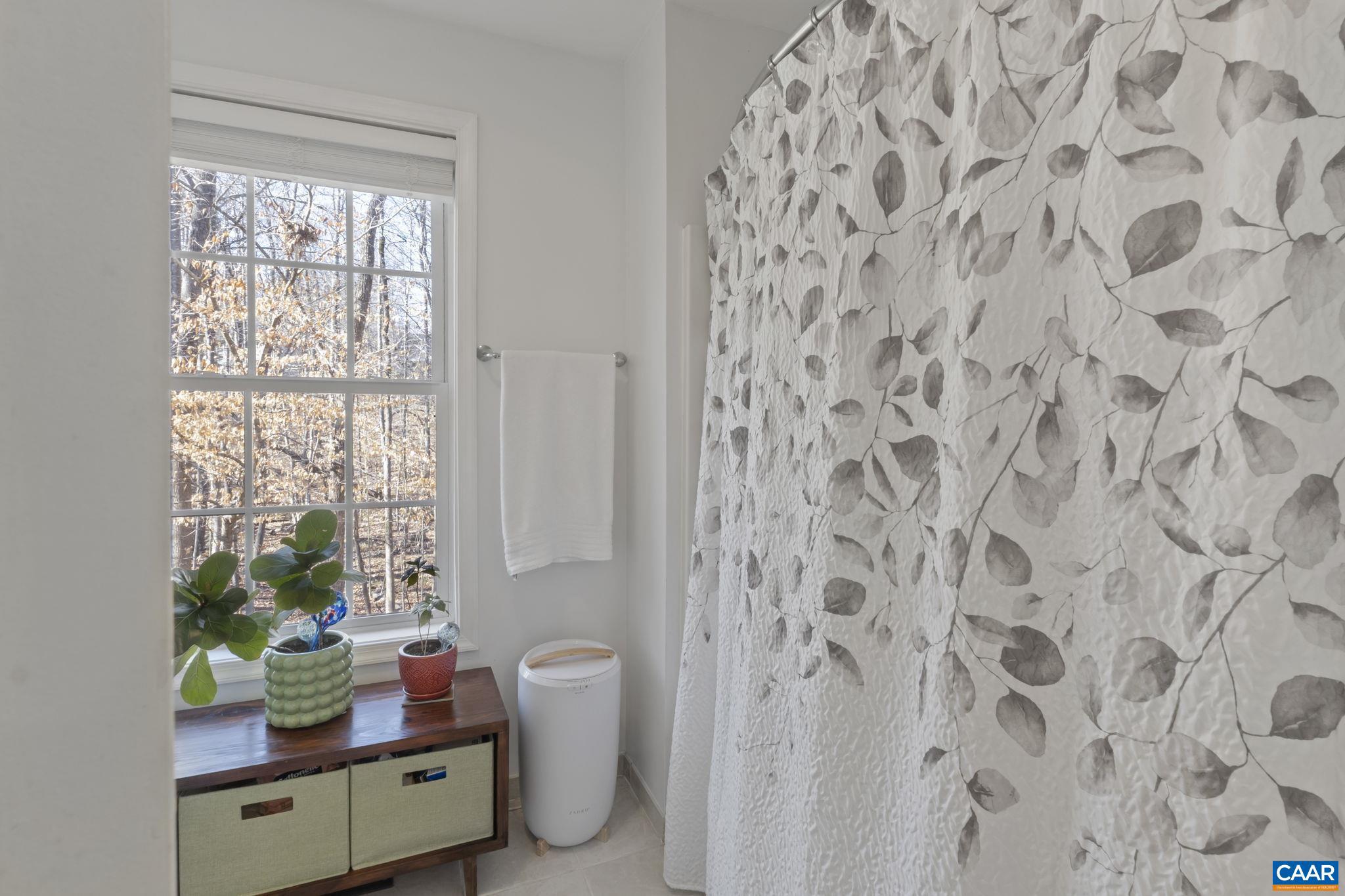 LAKE MONTICELLO - Residential