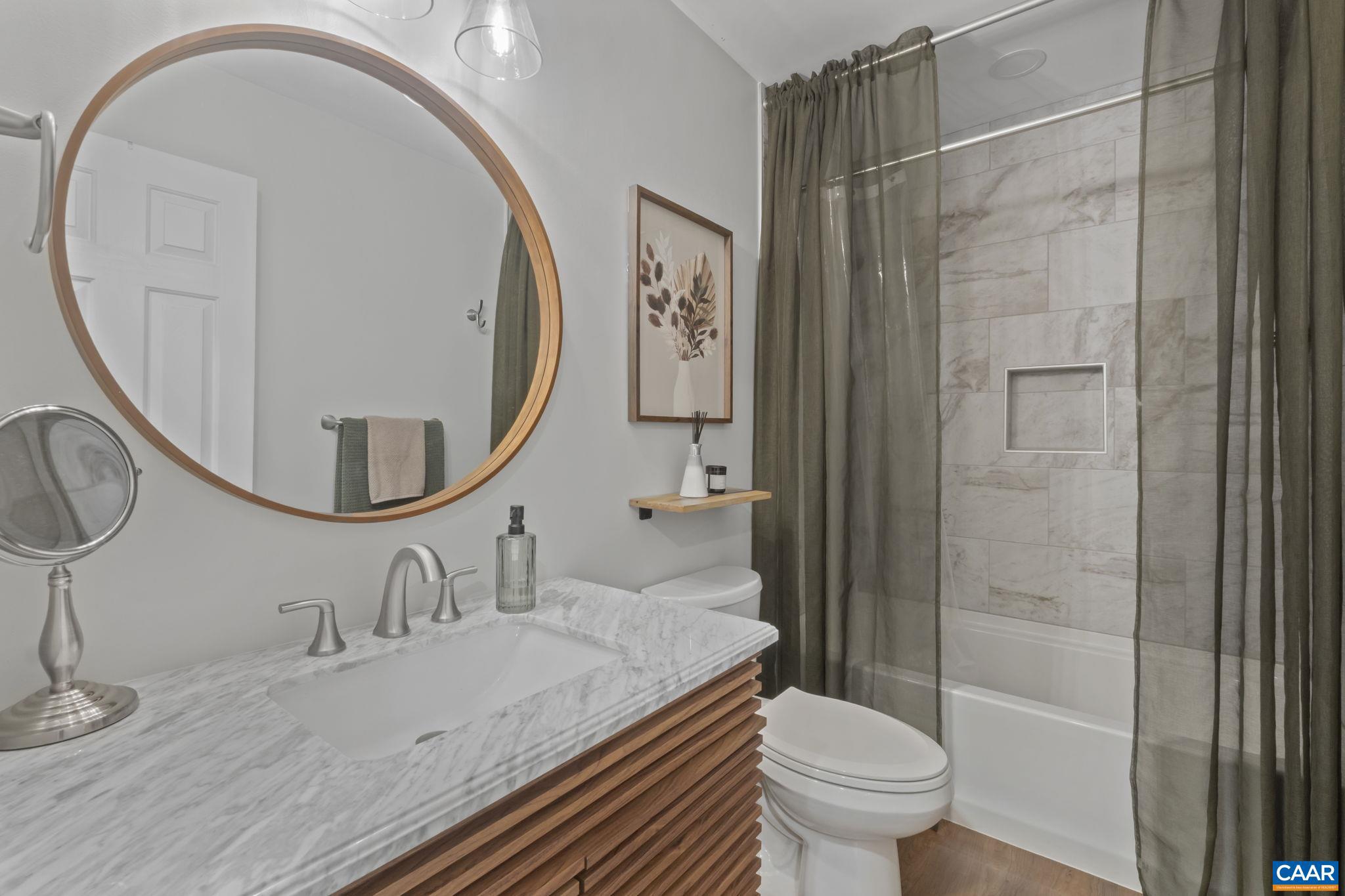 LAKE MONTICELLO - Residential