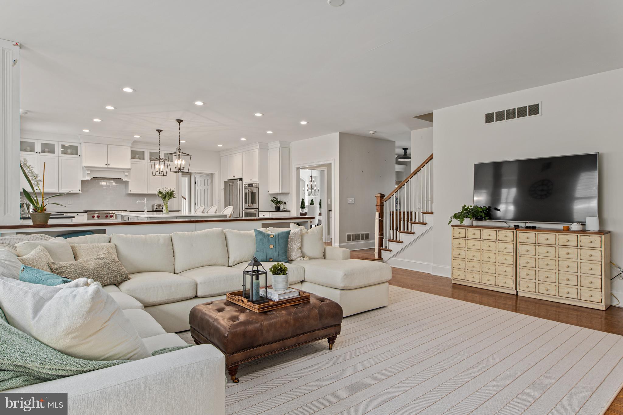 BRENTFORD - Residential