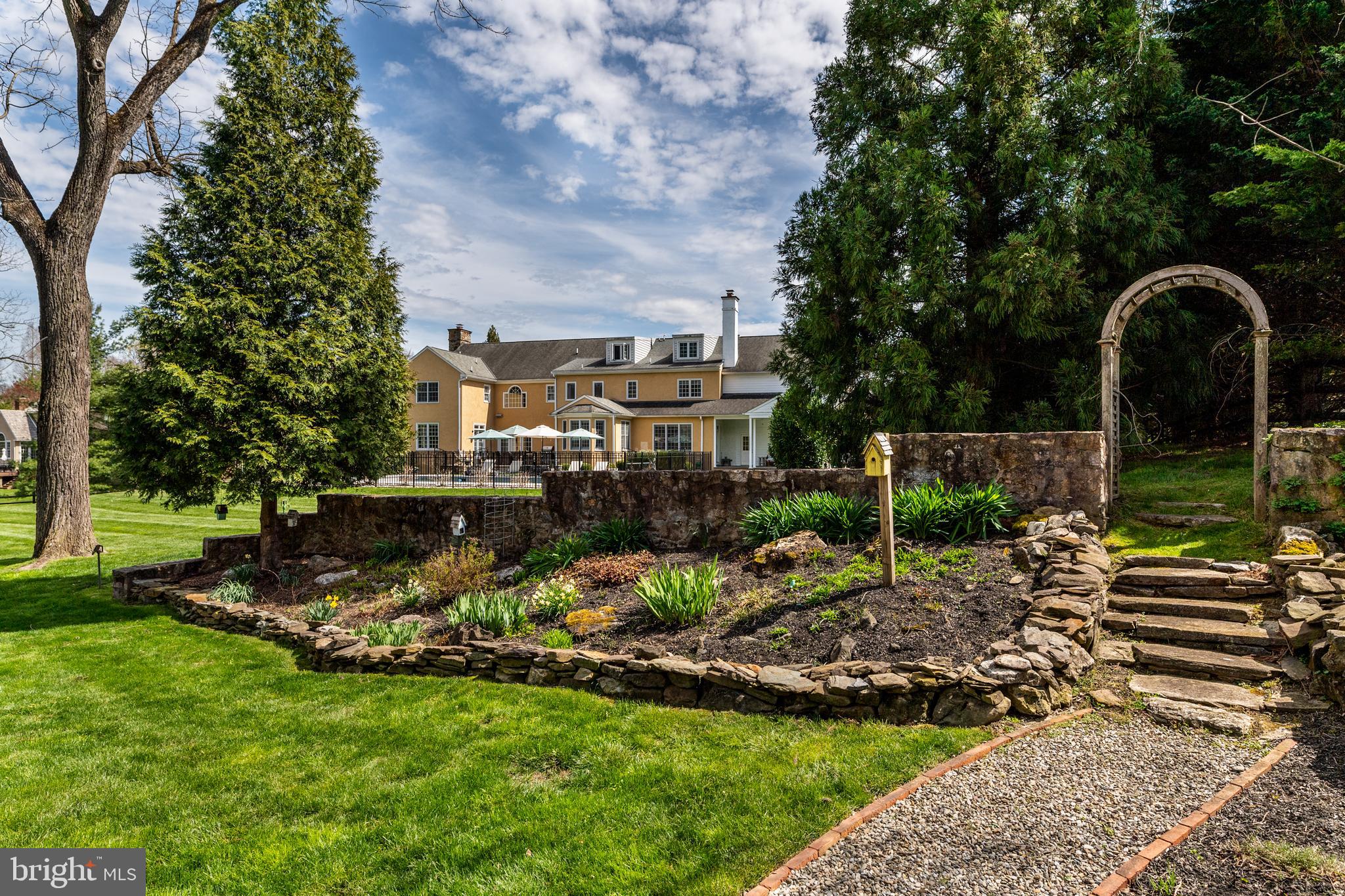 BRENTFORD - Residential