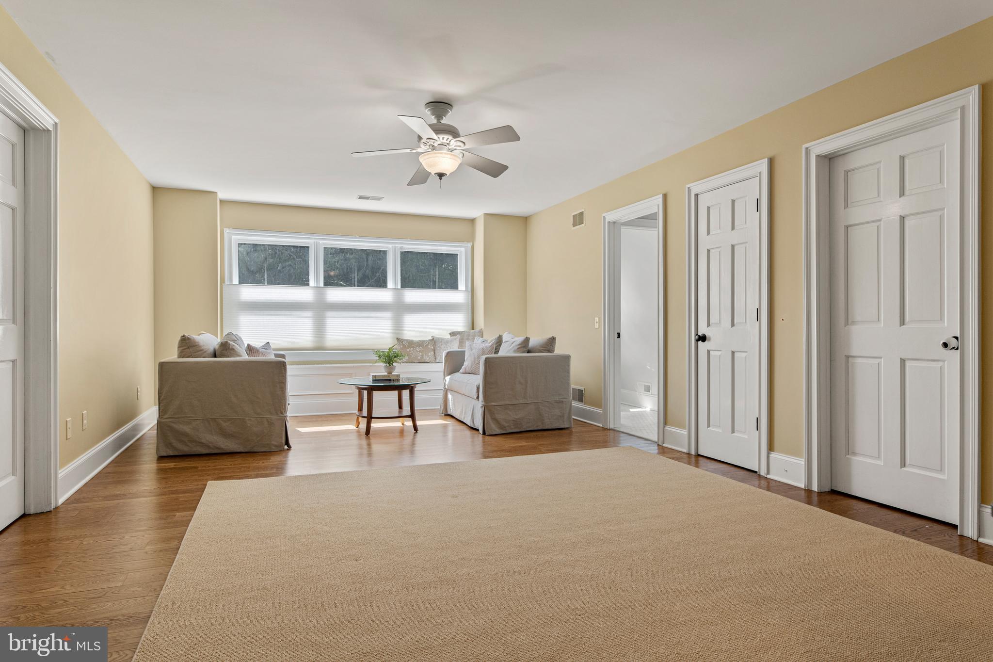 BRENTFORD - Residential