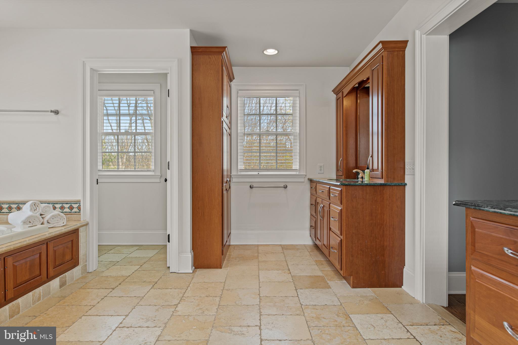 BRENTFORD - Residential