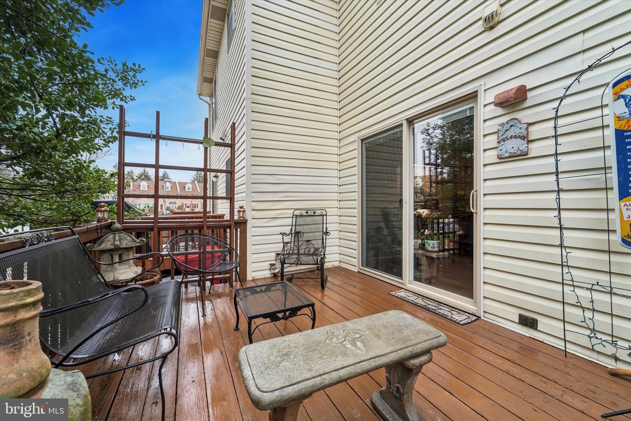 COURT AT JAMESTOWNE - Residential