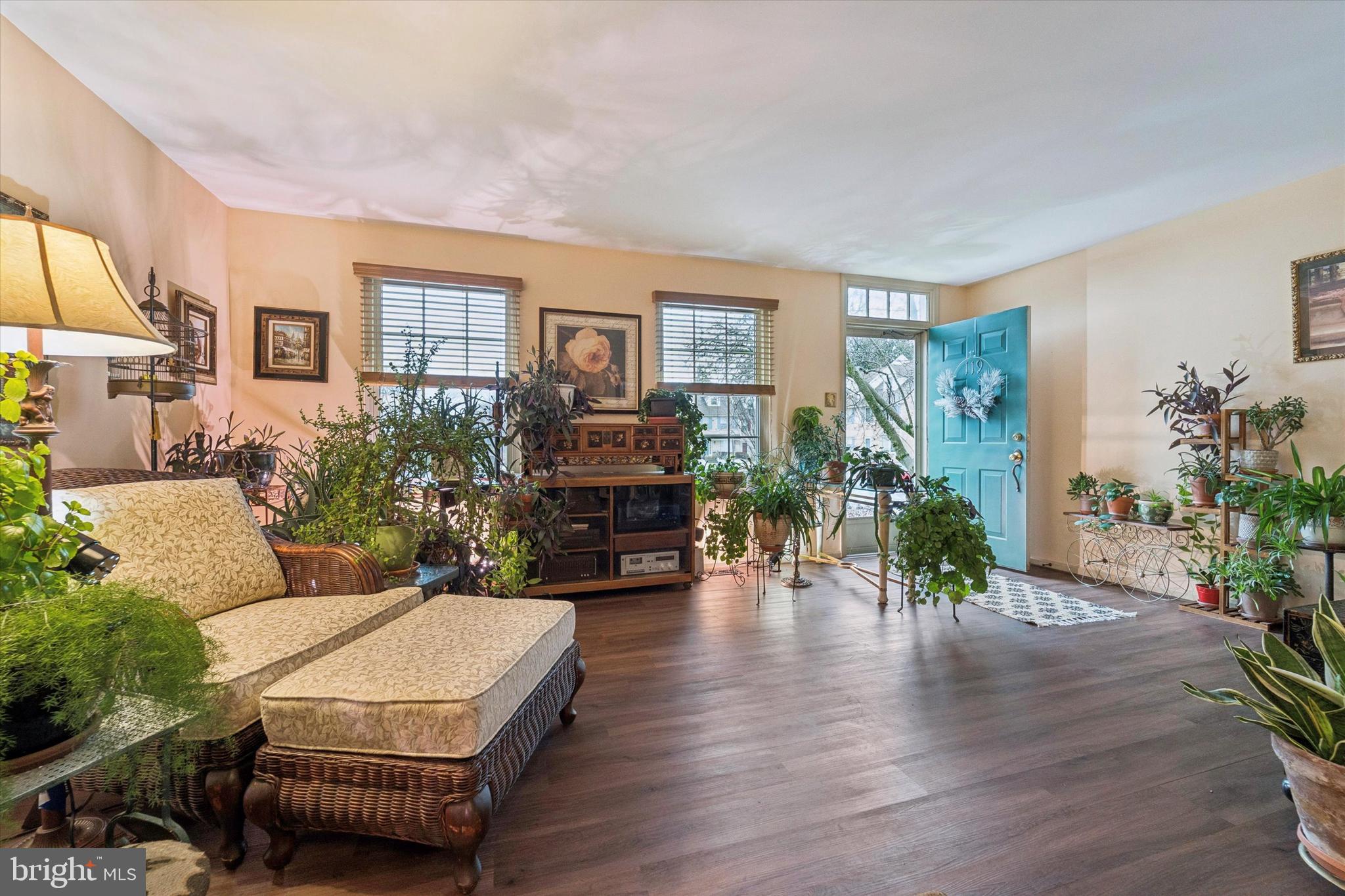 COURT AT JAMESTOWNE - Residential