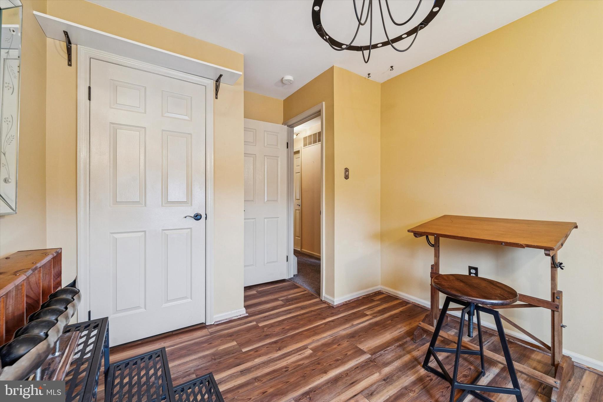 COURT AT JAMESTOWNE - Residential