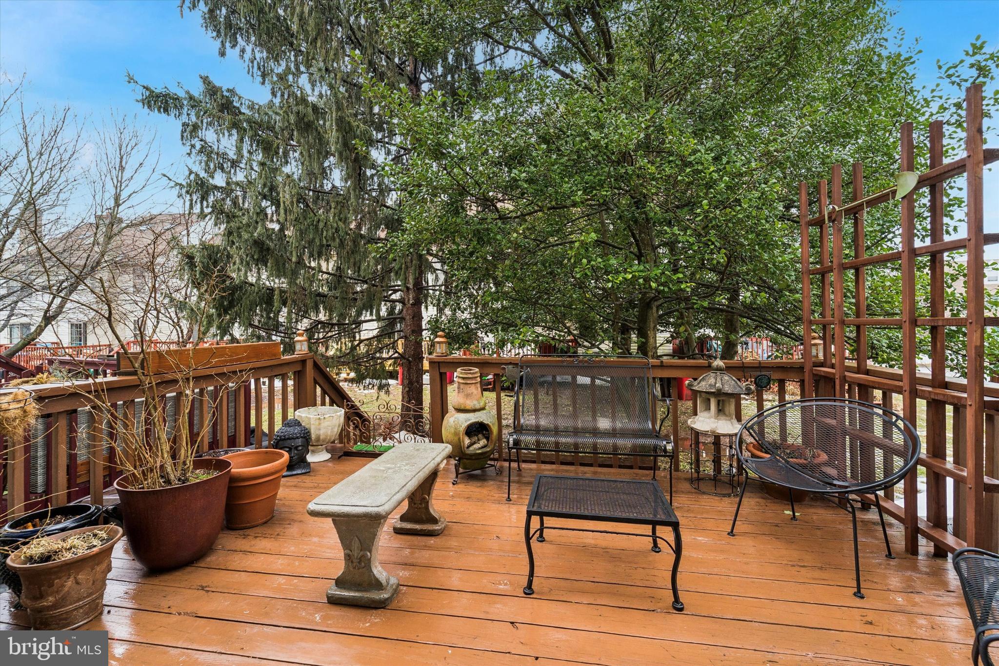 COURT AT JAMESTOWNE - Residential