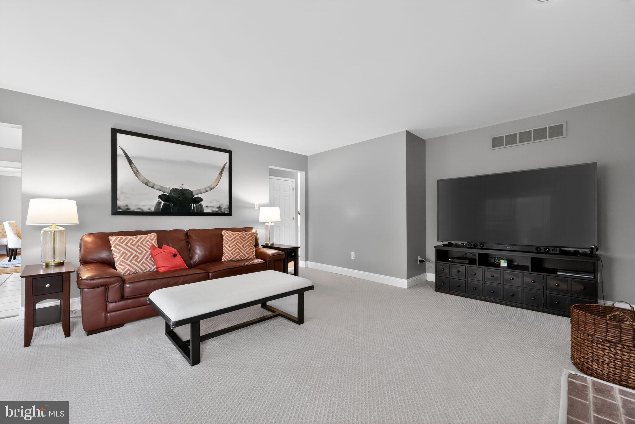 CHATHAM CHASE - Residential