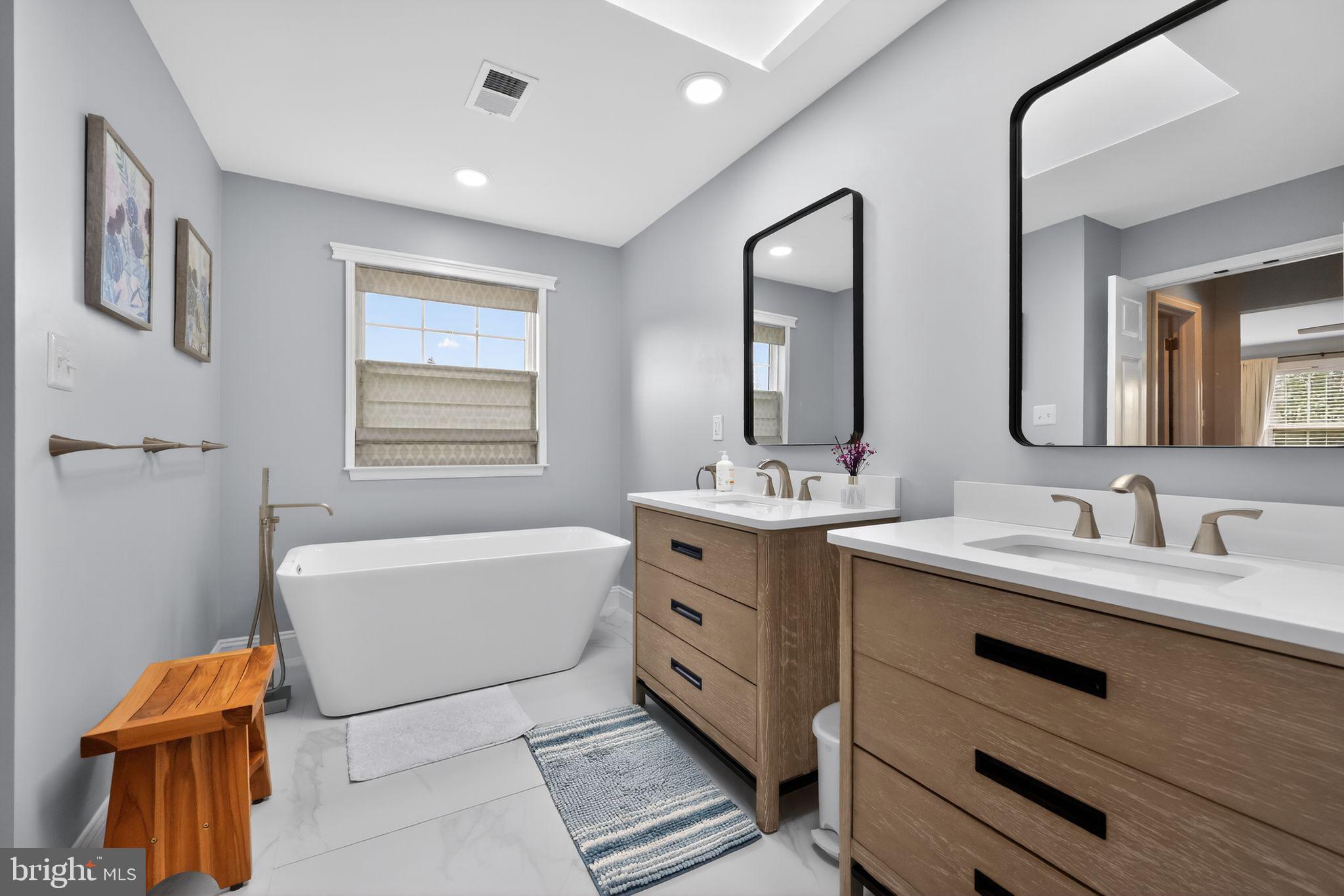 CHATHAM CHASE - Residential