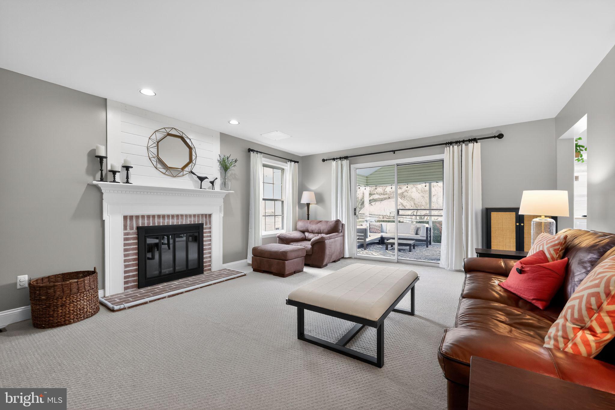 CHATHAM CHASE - Residential