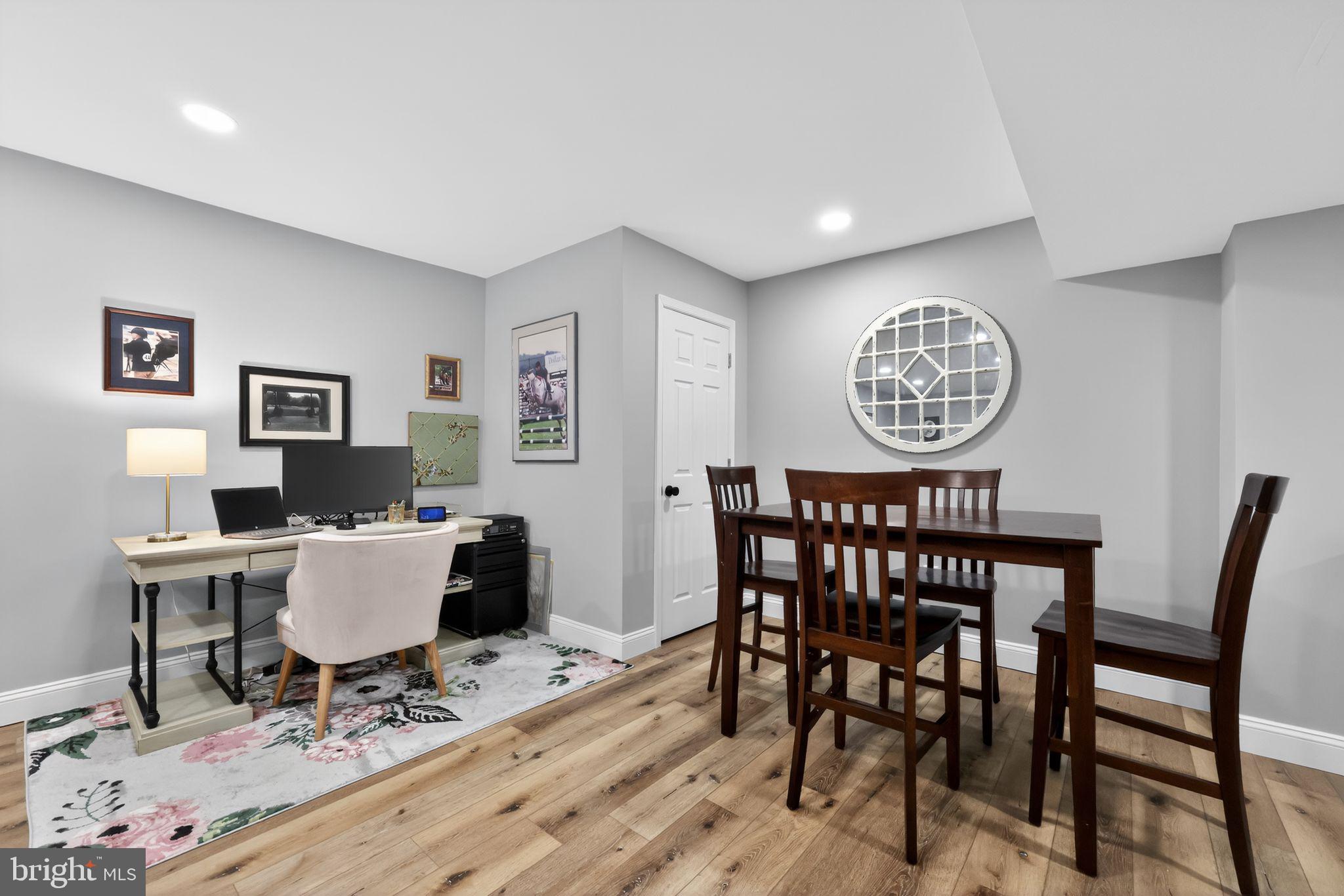 CHATHAM CHASE - Residential