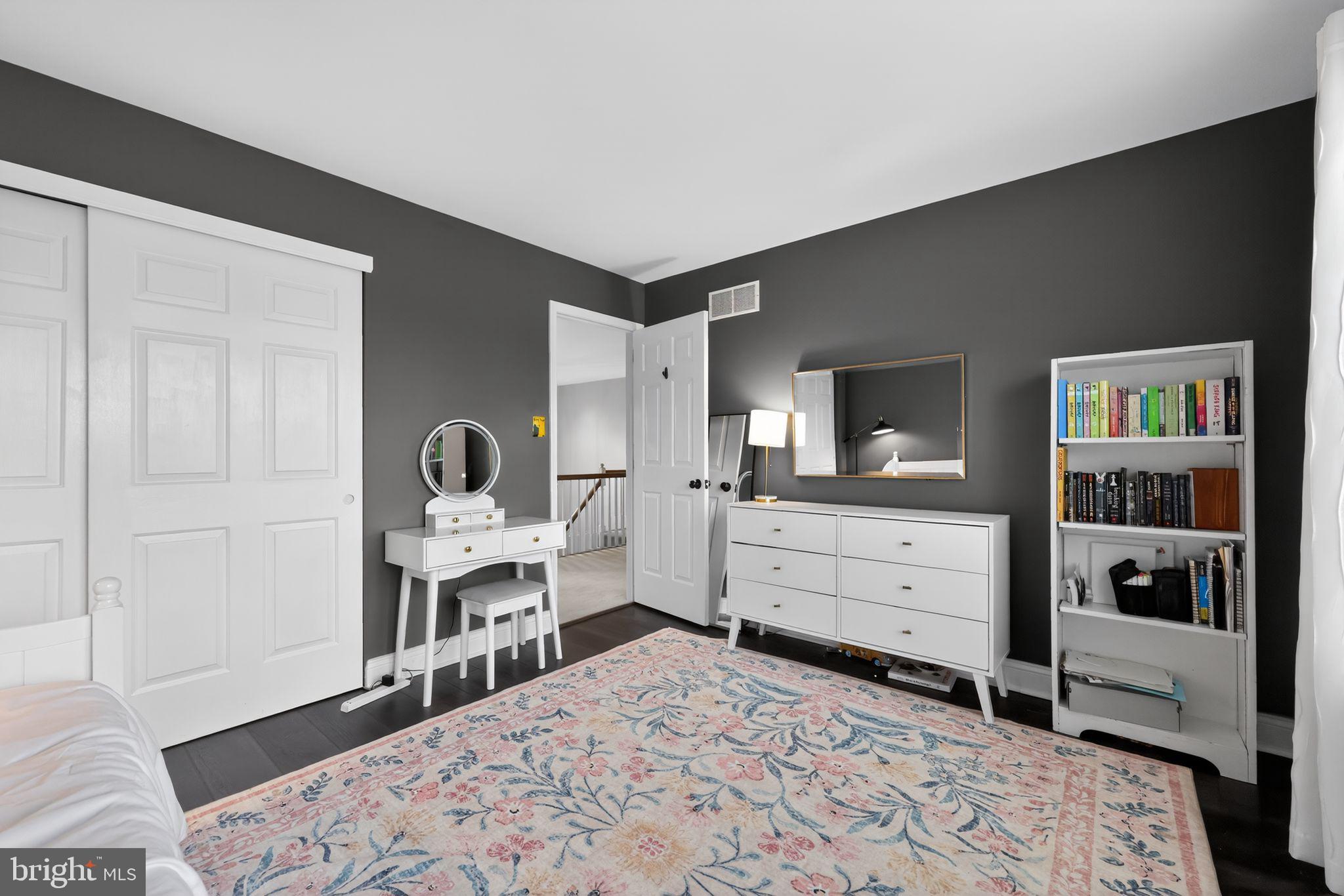 CHATHAM CHASE - Residential