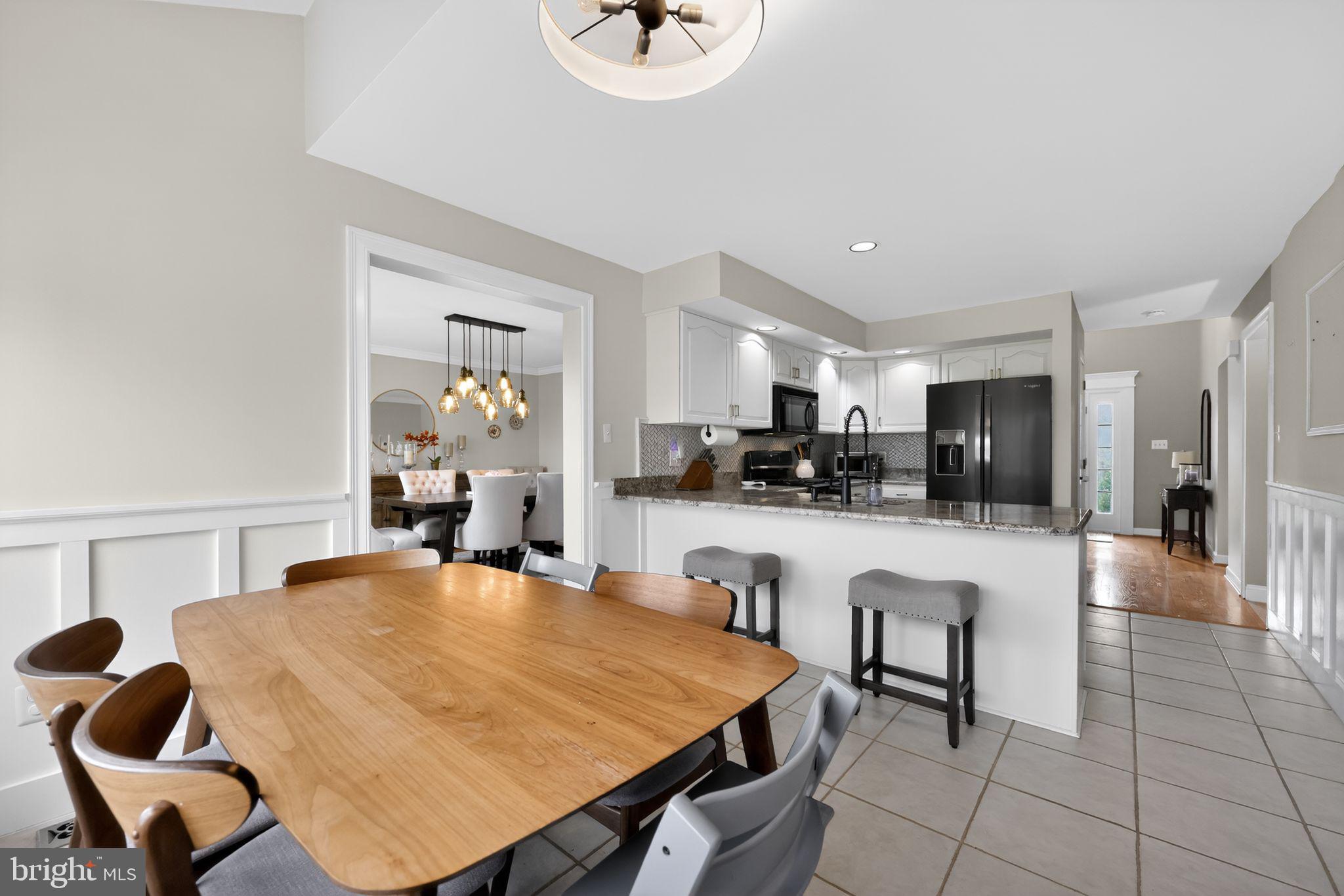 CHATHAM CHASE - Residential