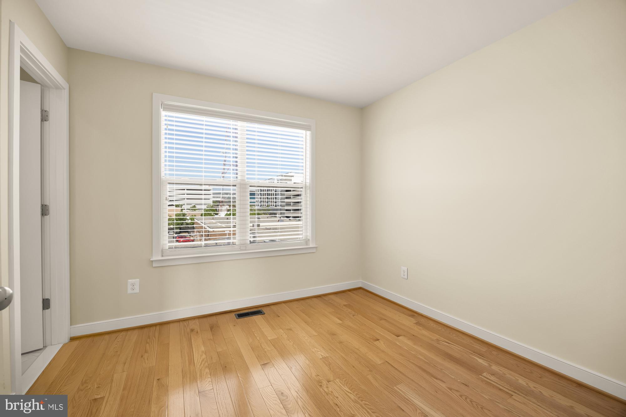 MOSAIC AT MERRIFIELD - Residential