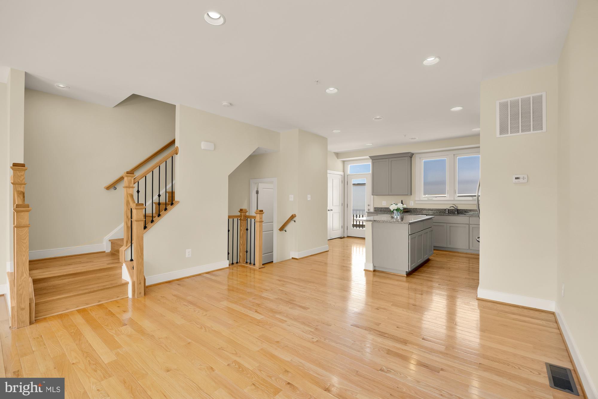 MOSAIC AT MERRIFIELD - Residential
