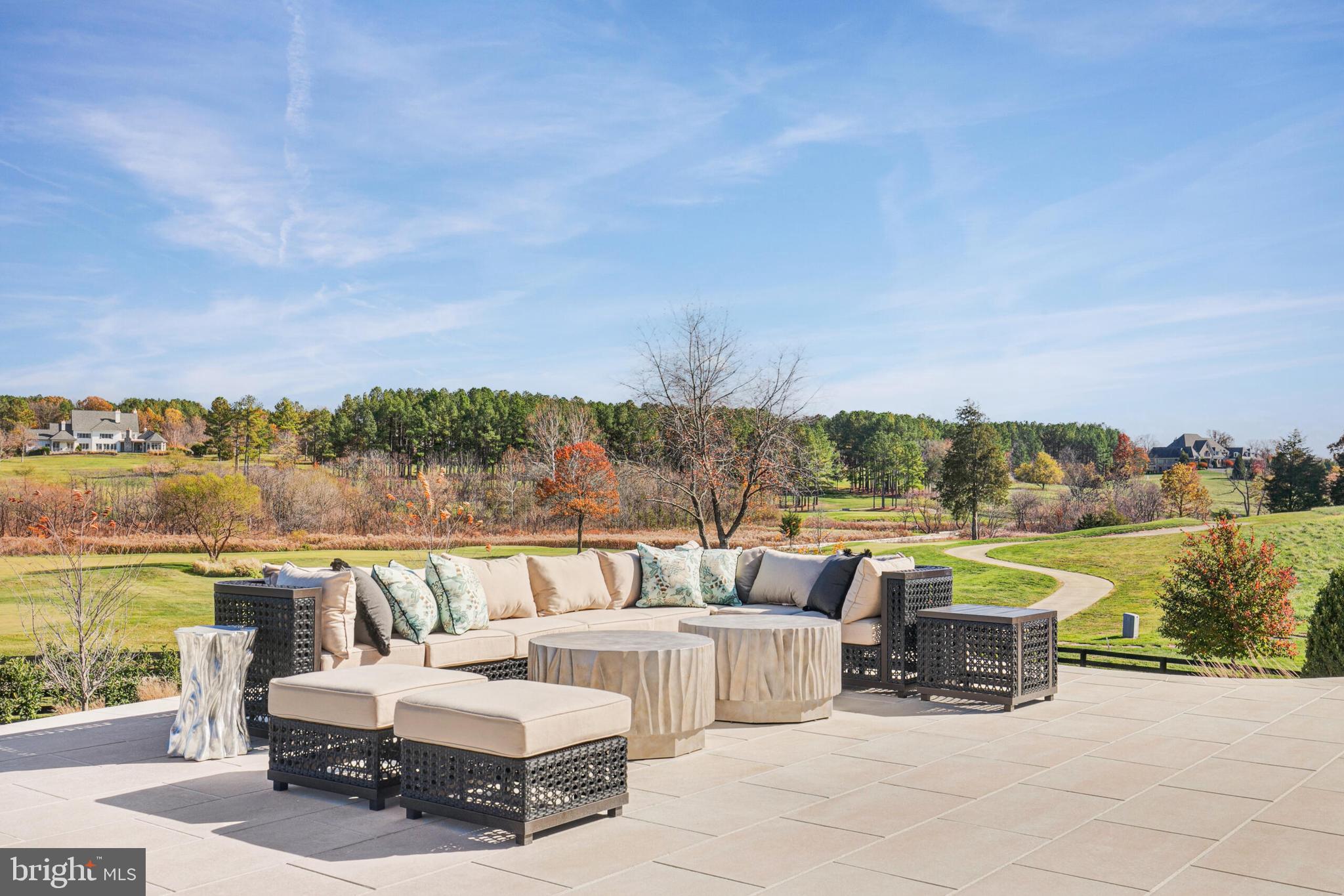 CREIGHTON FARMS - Residential