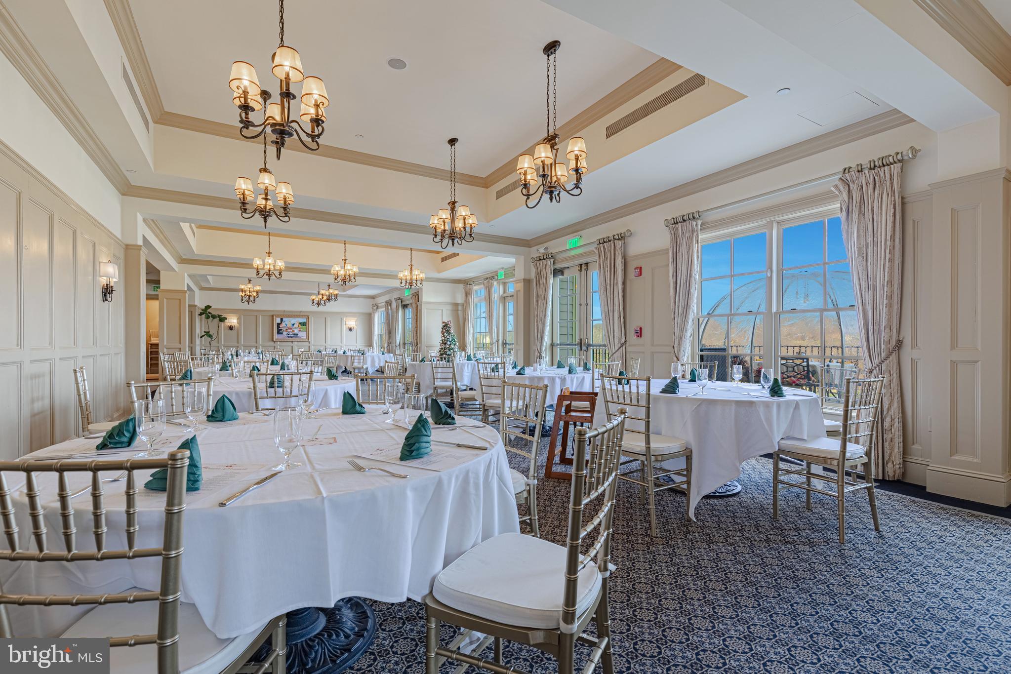 CREIGHTON FARMS - Residential