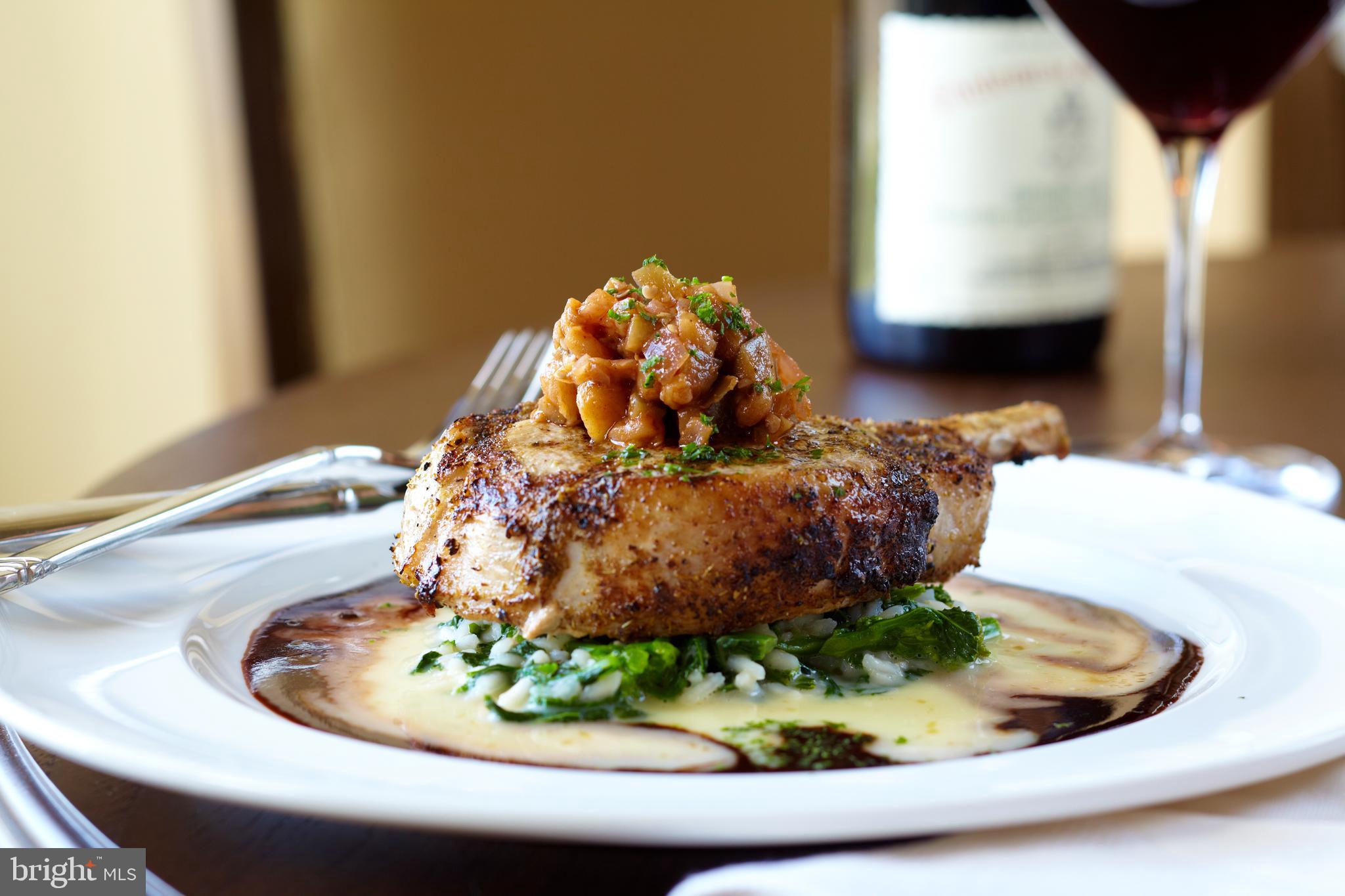 CREIGHTON FARMS - Residential