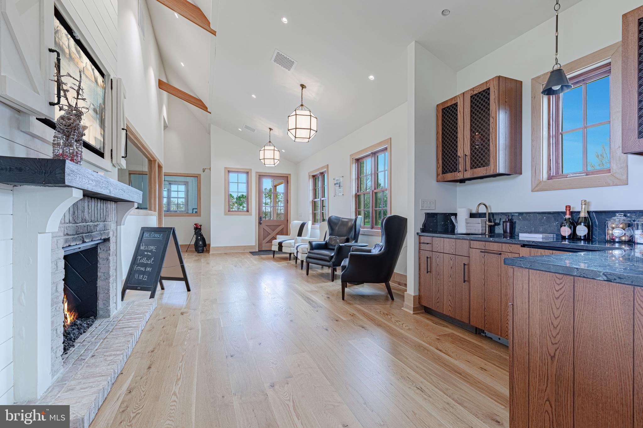 CREIGHTON FARMS - Residential