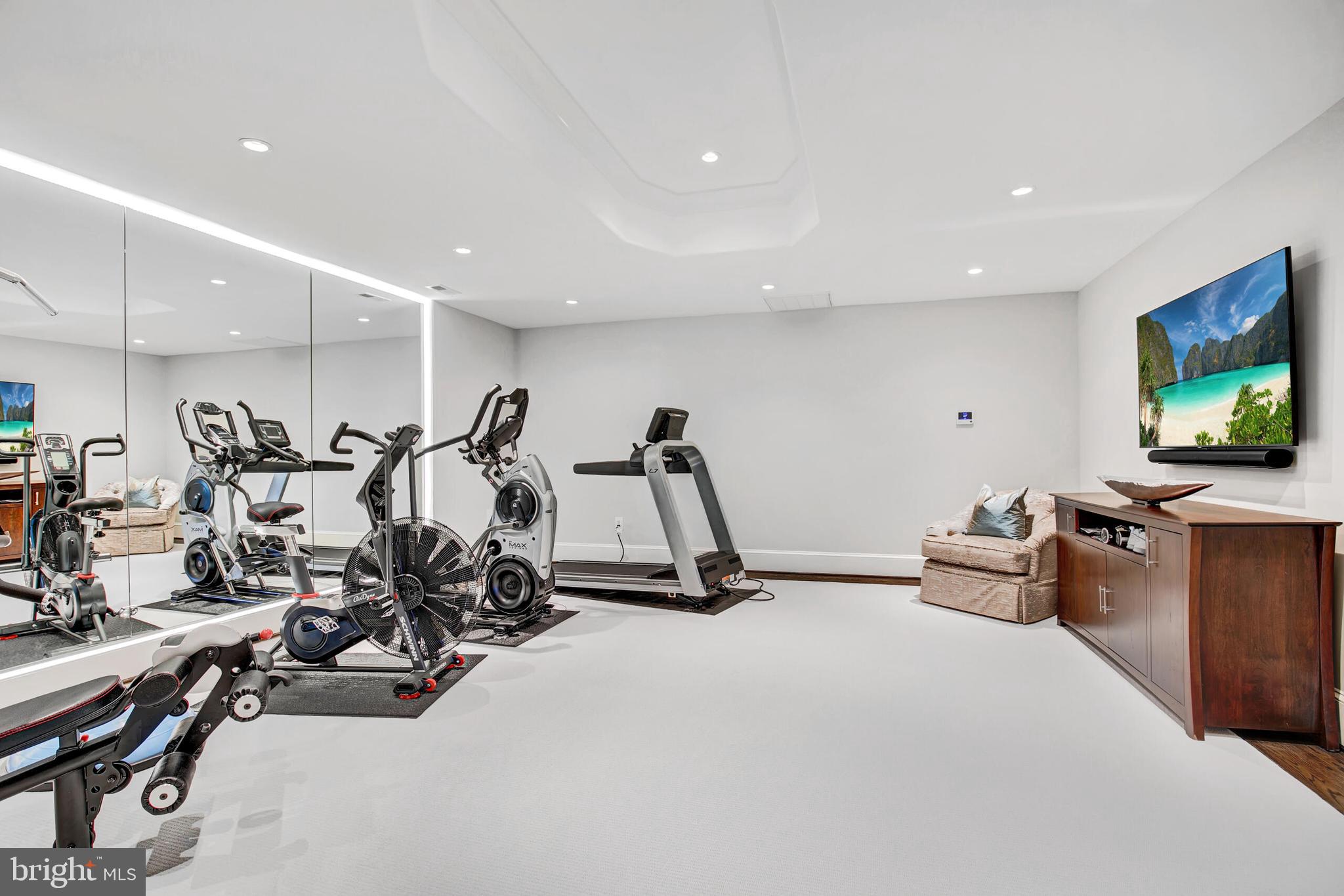 CREIGHTON FARMS - Residential