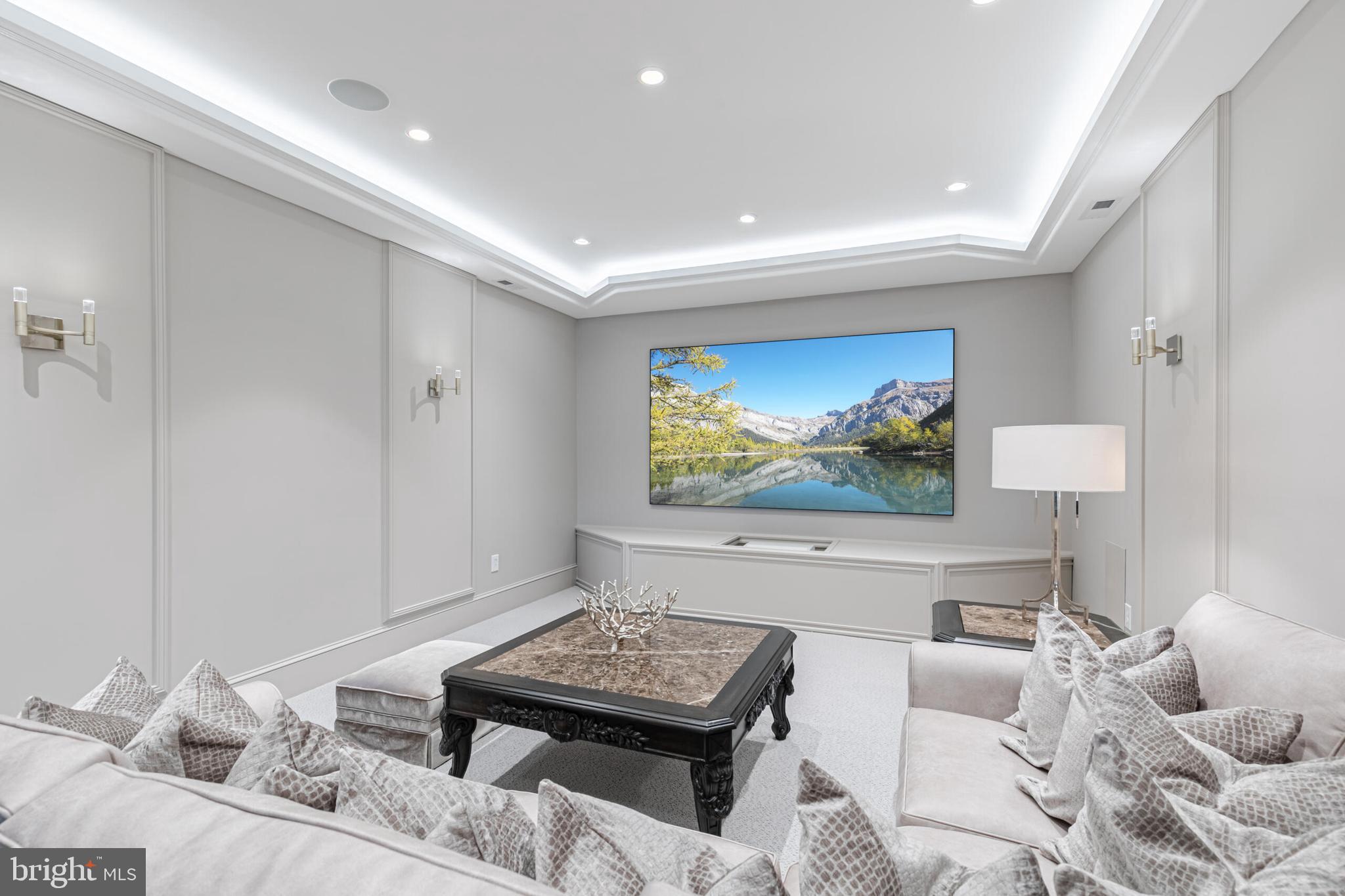 CREIGHTON FARMS - Residential