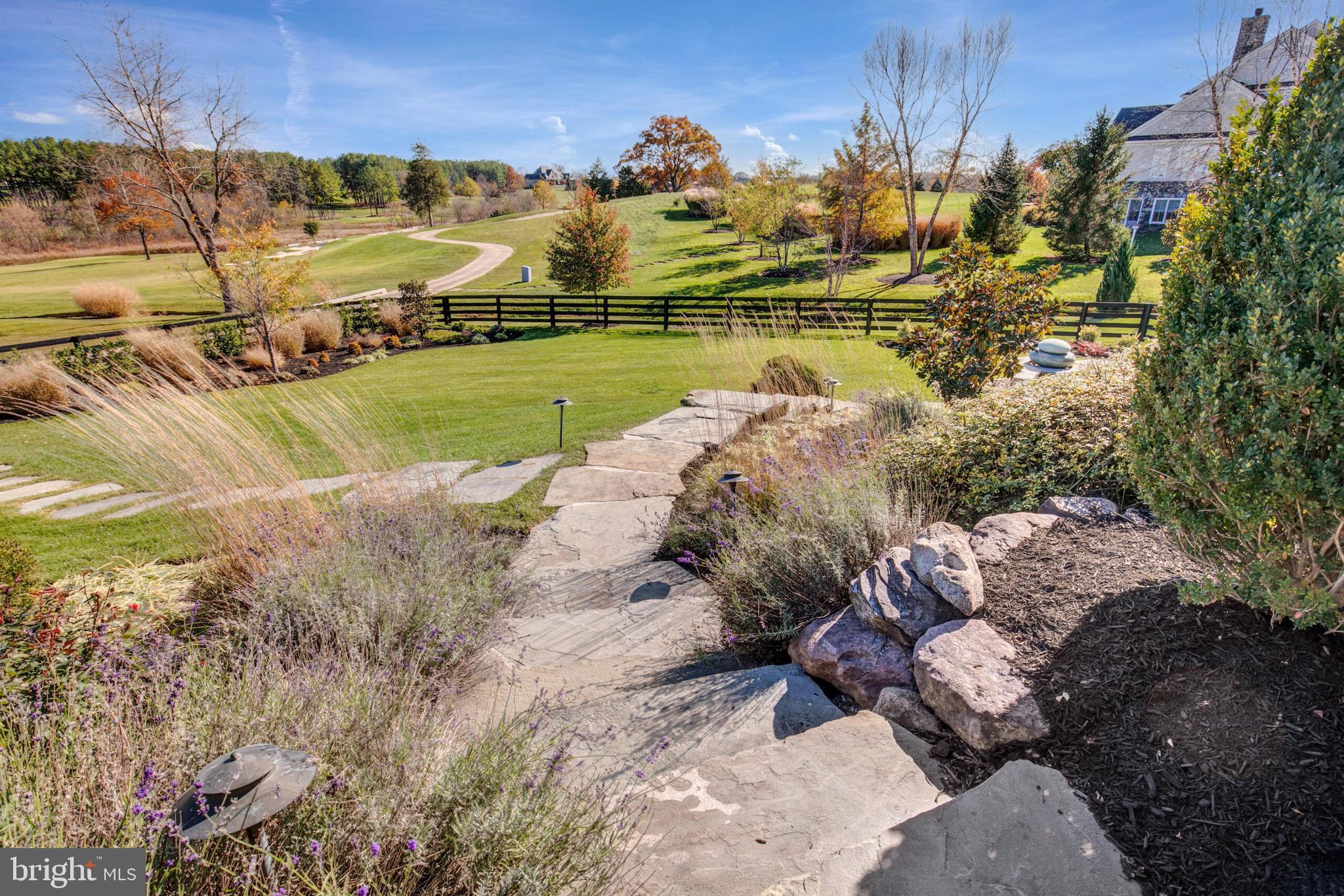 CREIGHTON FARMS - Residential