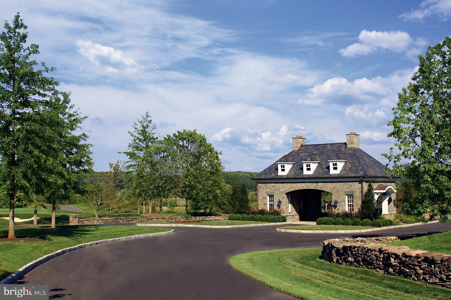 CREIGHTON FARMS - Residential