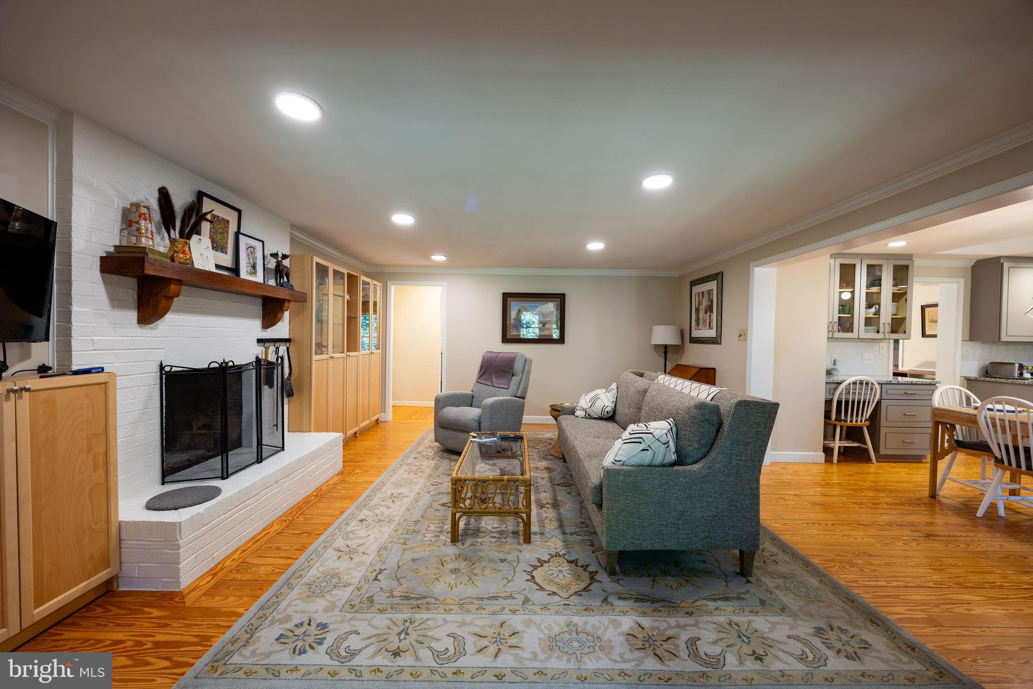 OAK TREE EAST - Residential