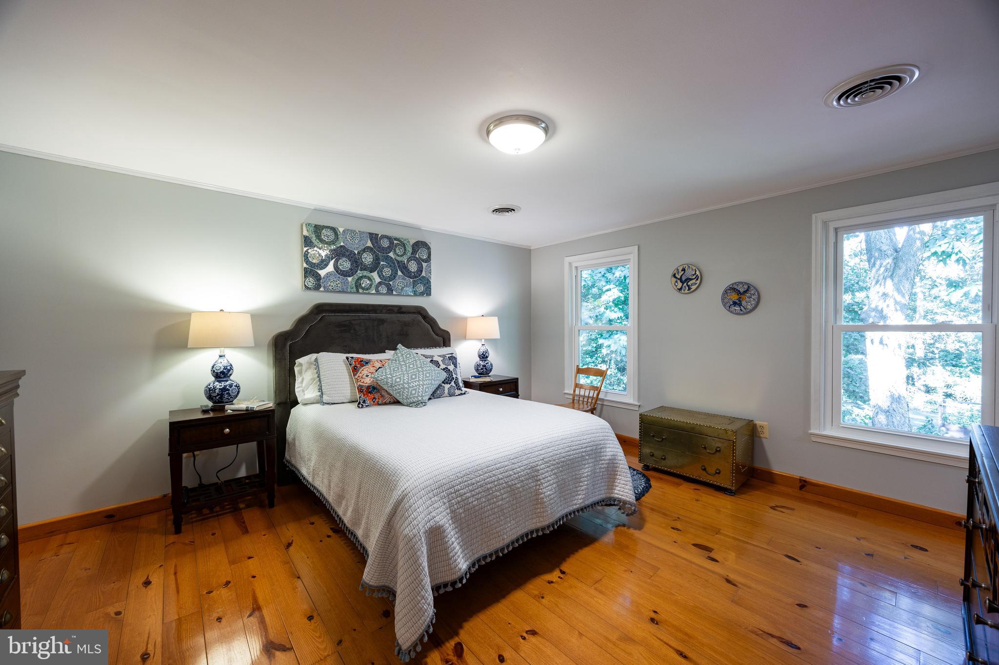 OAK TREE EAST - Residential