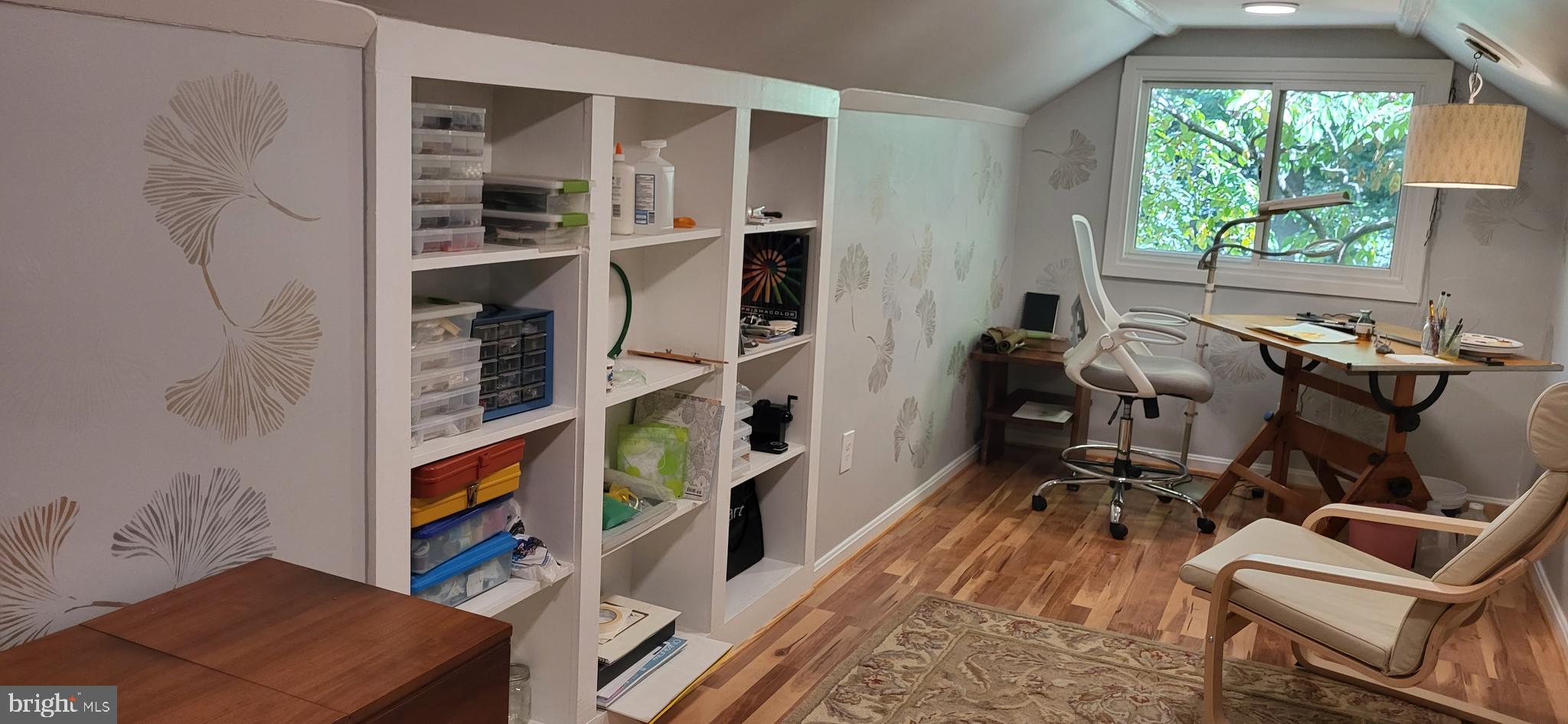 OAK TREE EAST - Residential