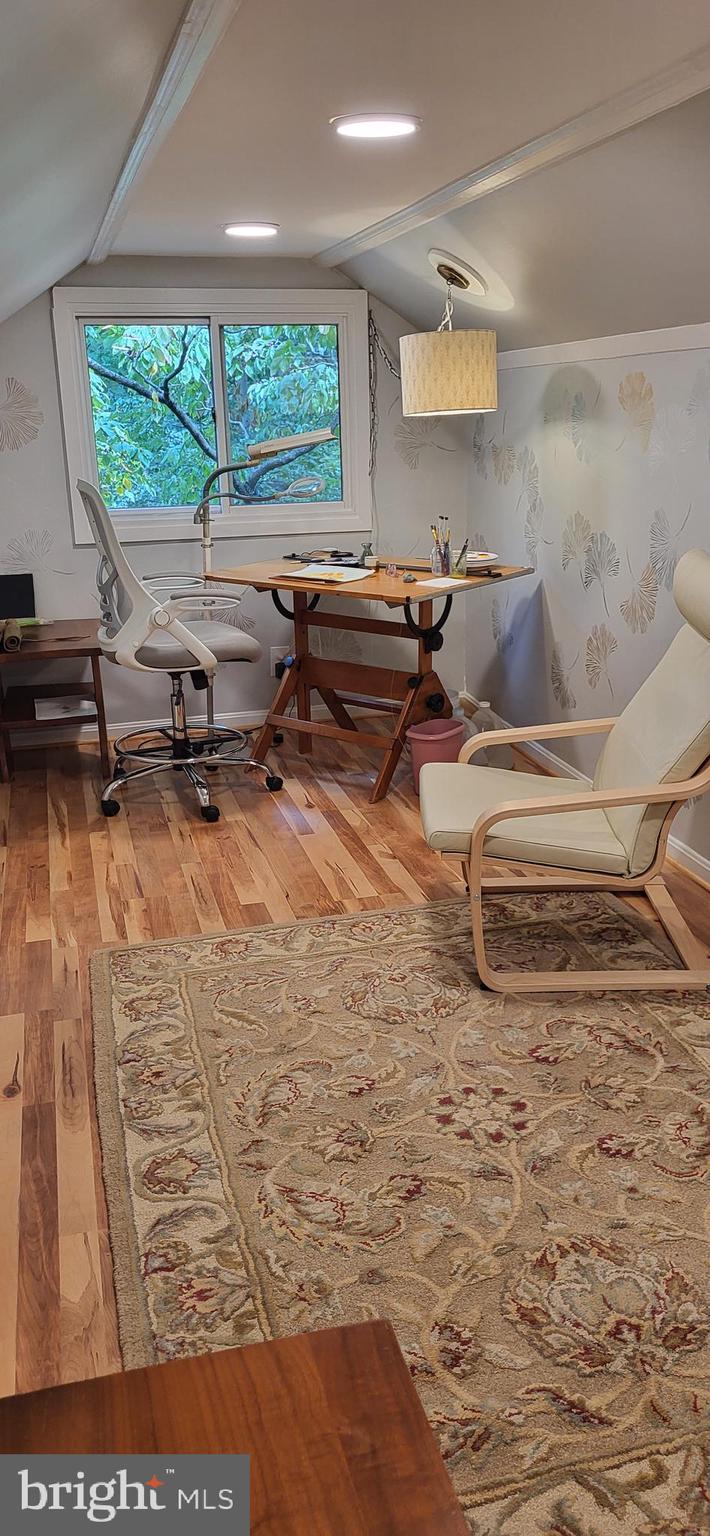 OAK TREE EAST - Residential