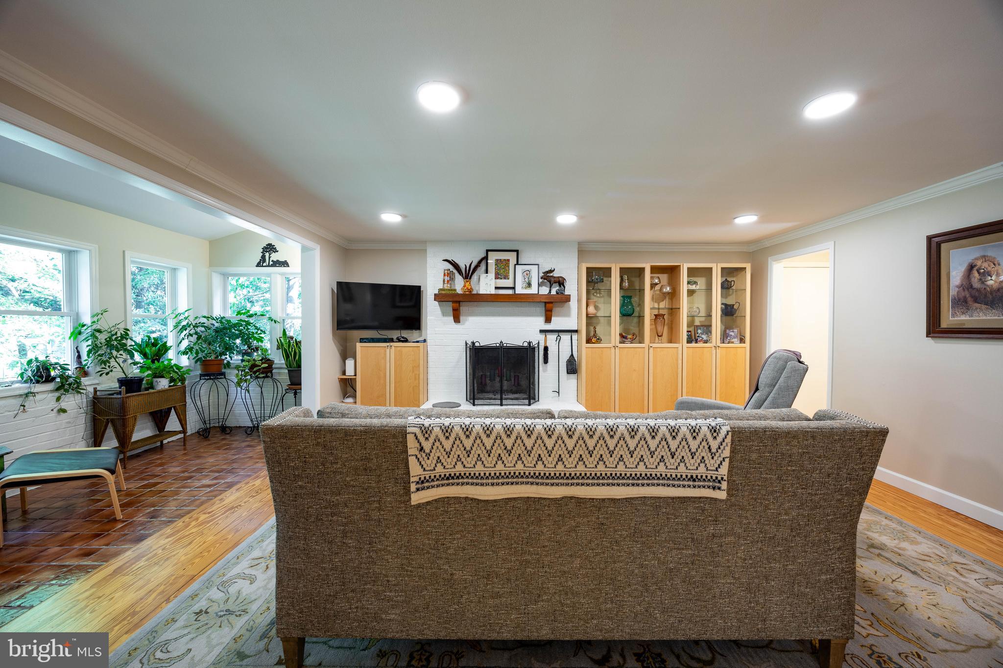 OAK TREE EAST - Residential