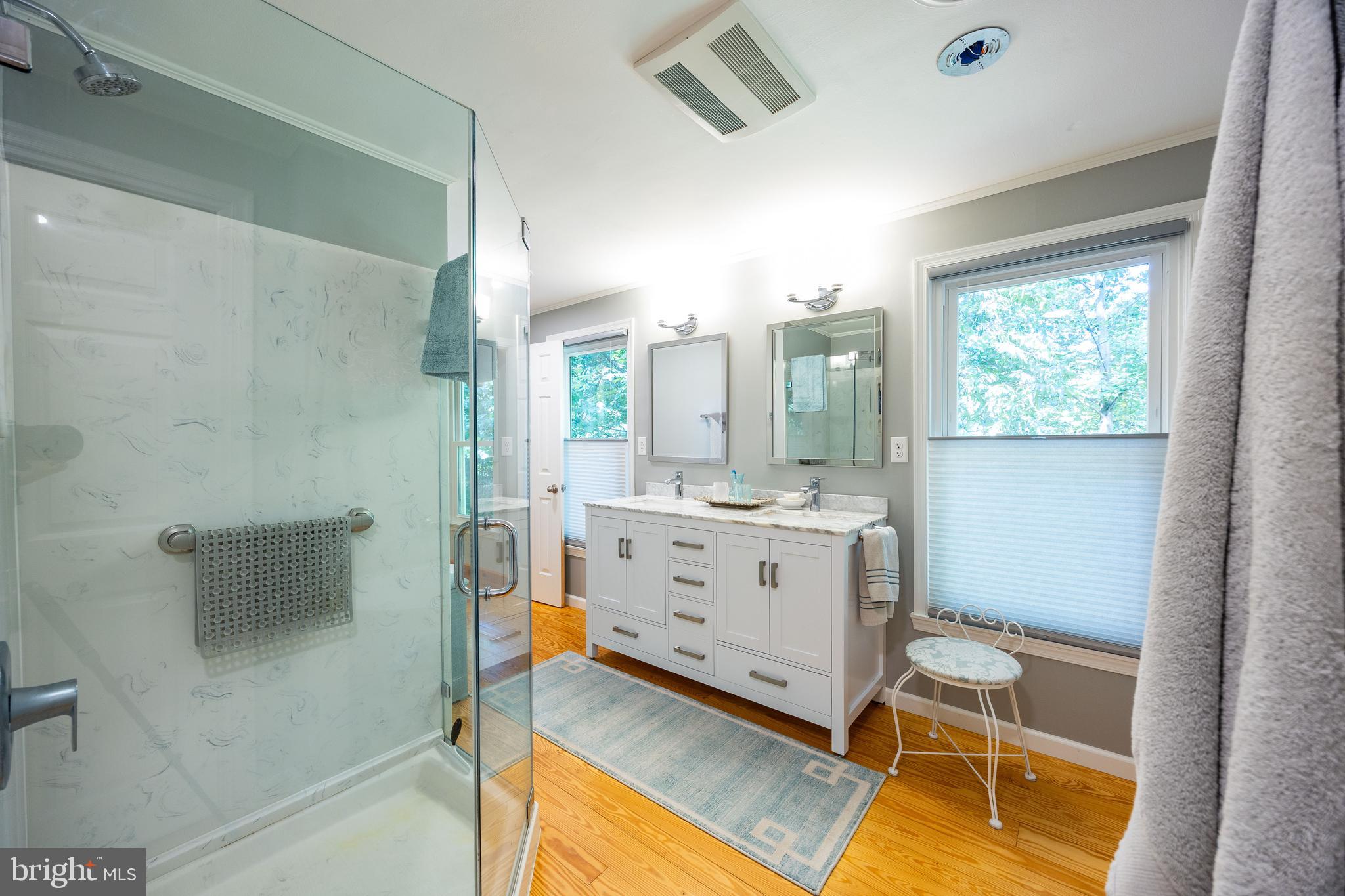 OAK TREE EAST - Residential