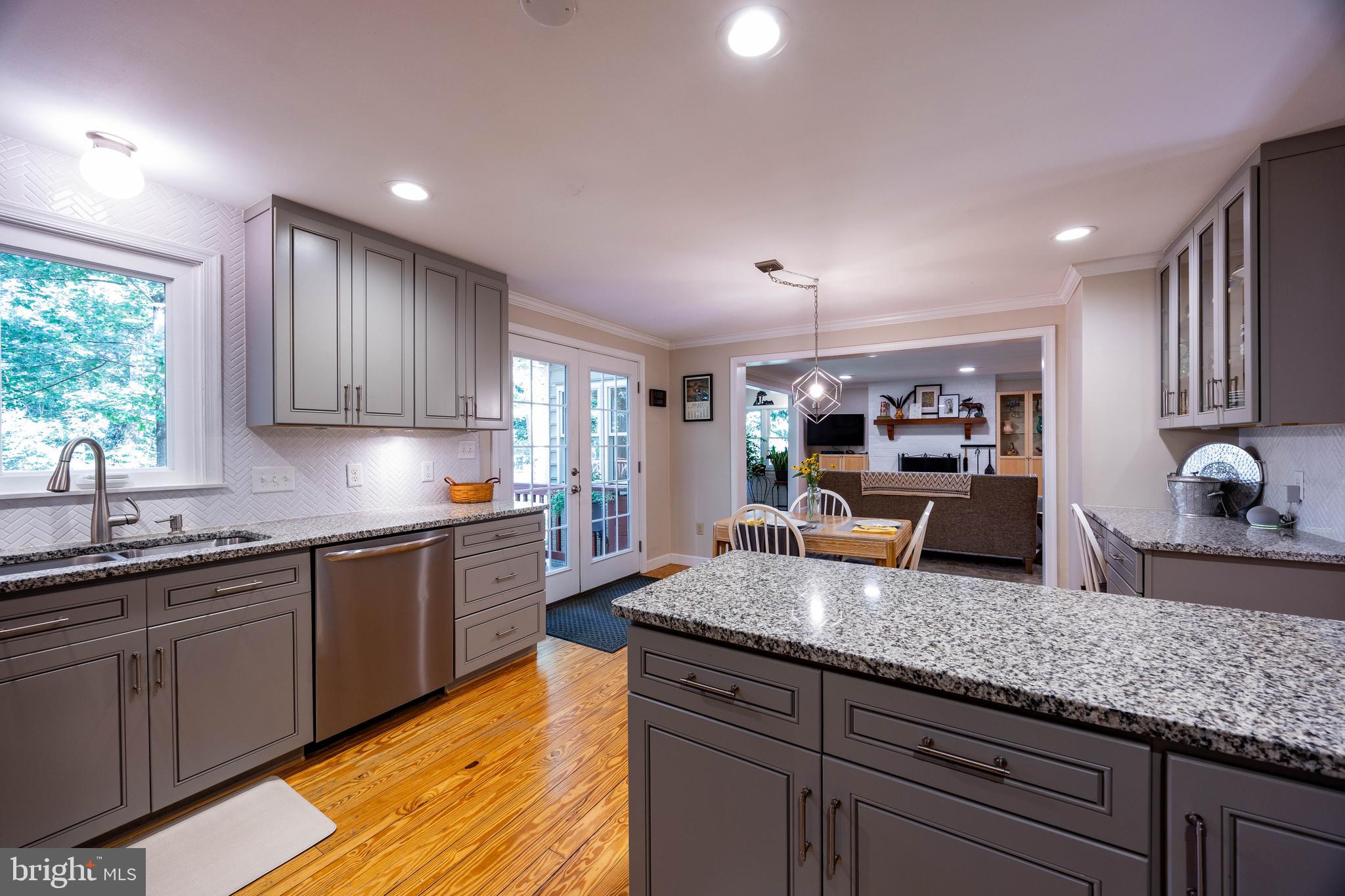 OAK TREE EAST - Residential