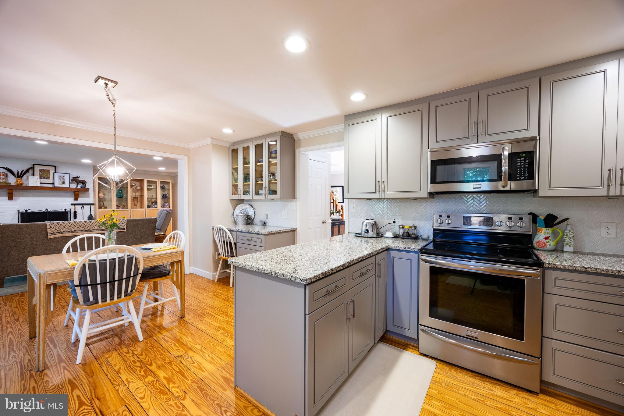 OAK TREE EAST - Residential