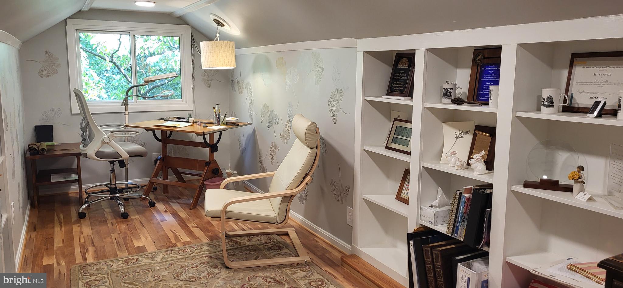 OAK TREE EAST - Residential