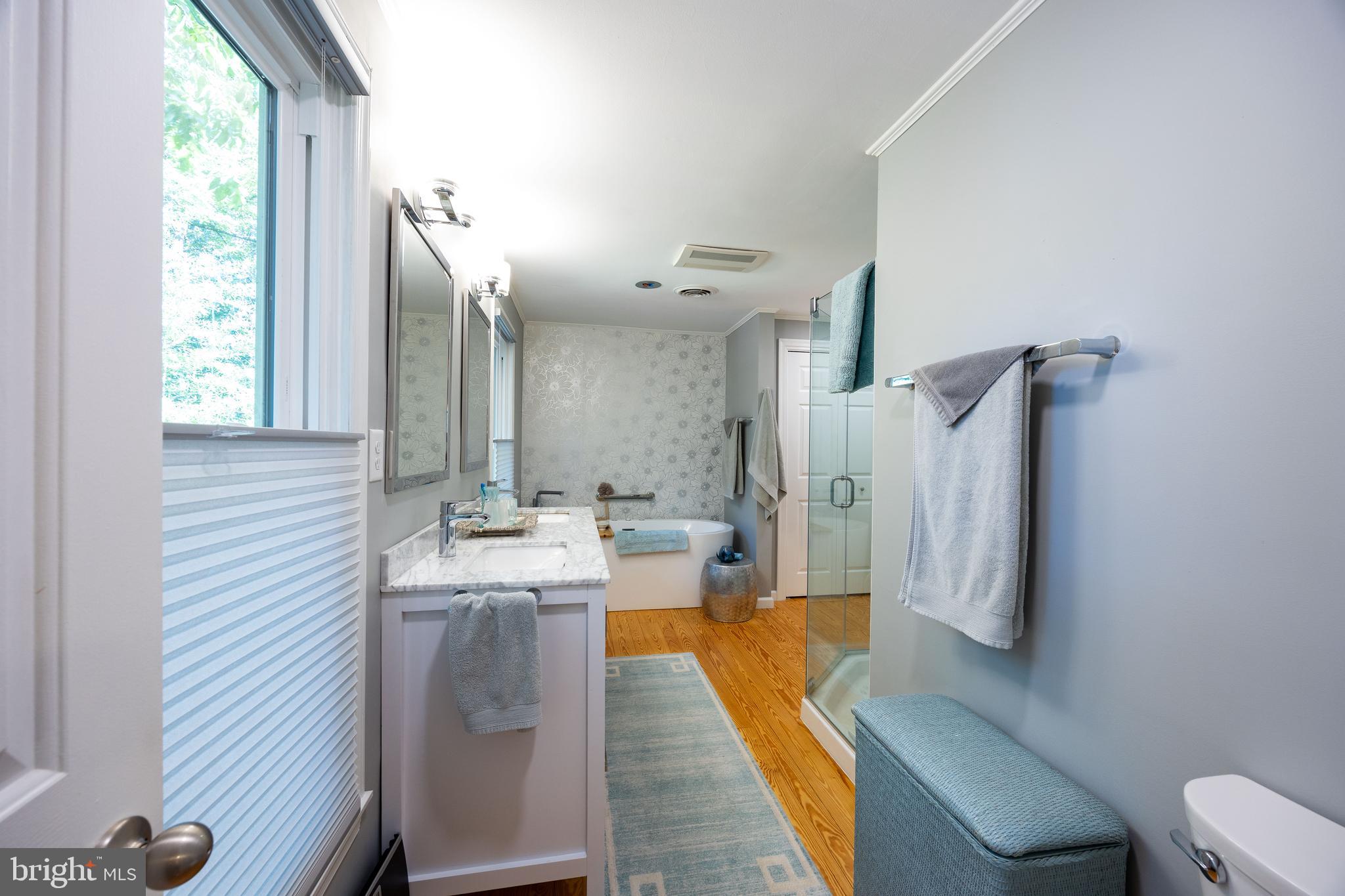 OAK TREE EAST - Residential