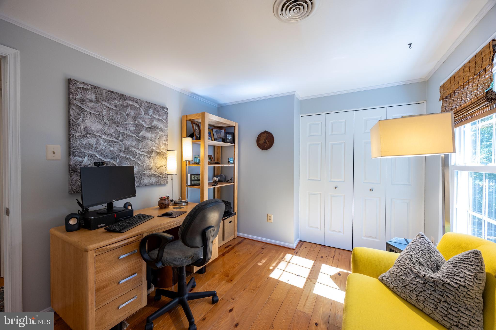 OAK TREE EAST - Residential