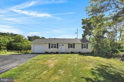 Photo of 132 Stone House Lane, COLUMBIA, PA 17512 (MLS # PALA2076280)