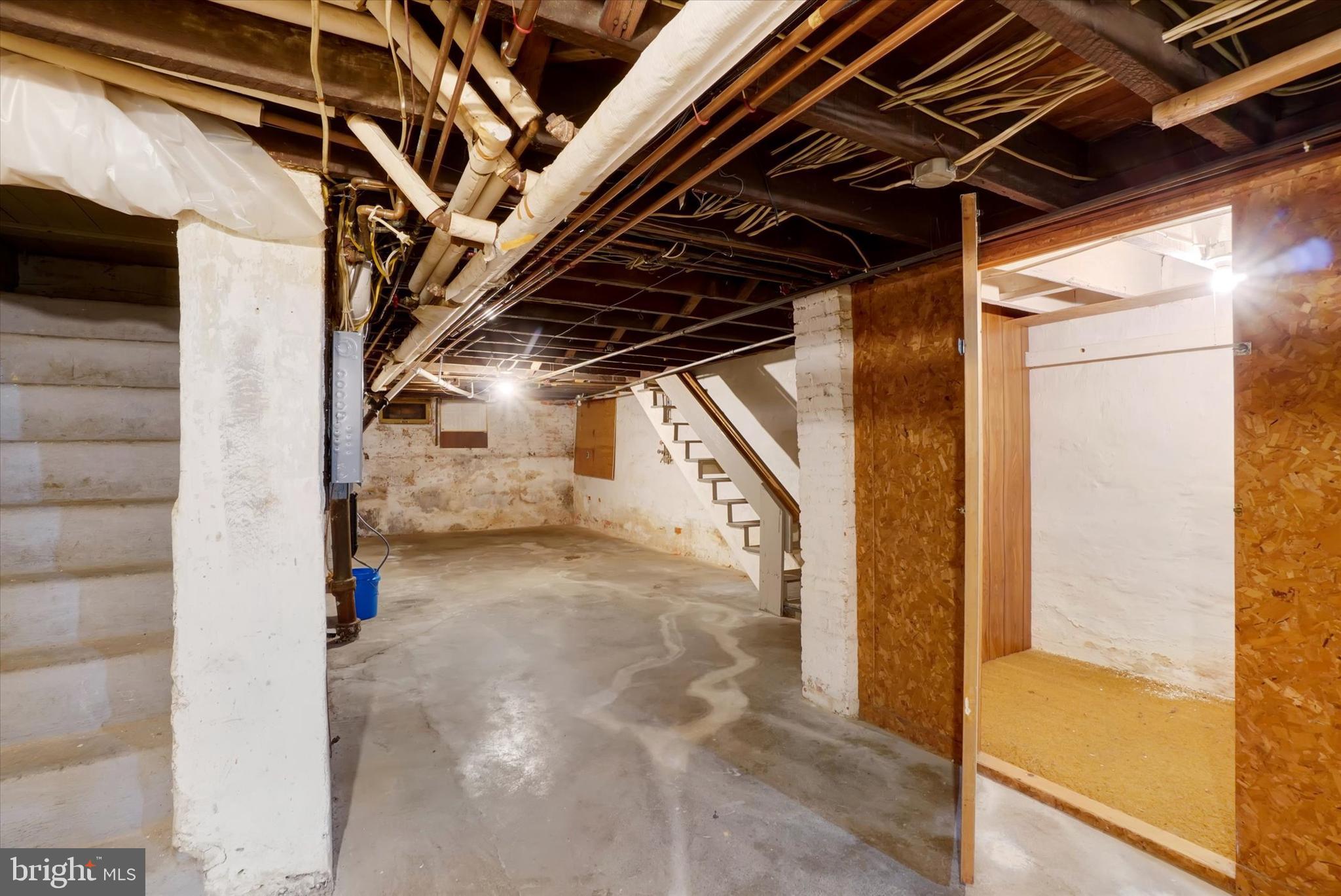 NORTH YORK - Residential Income