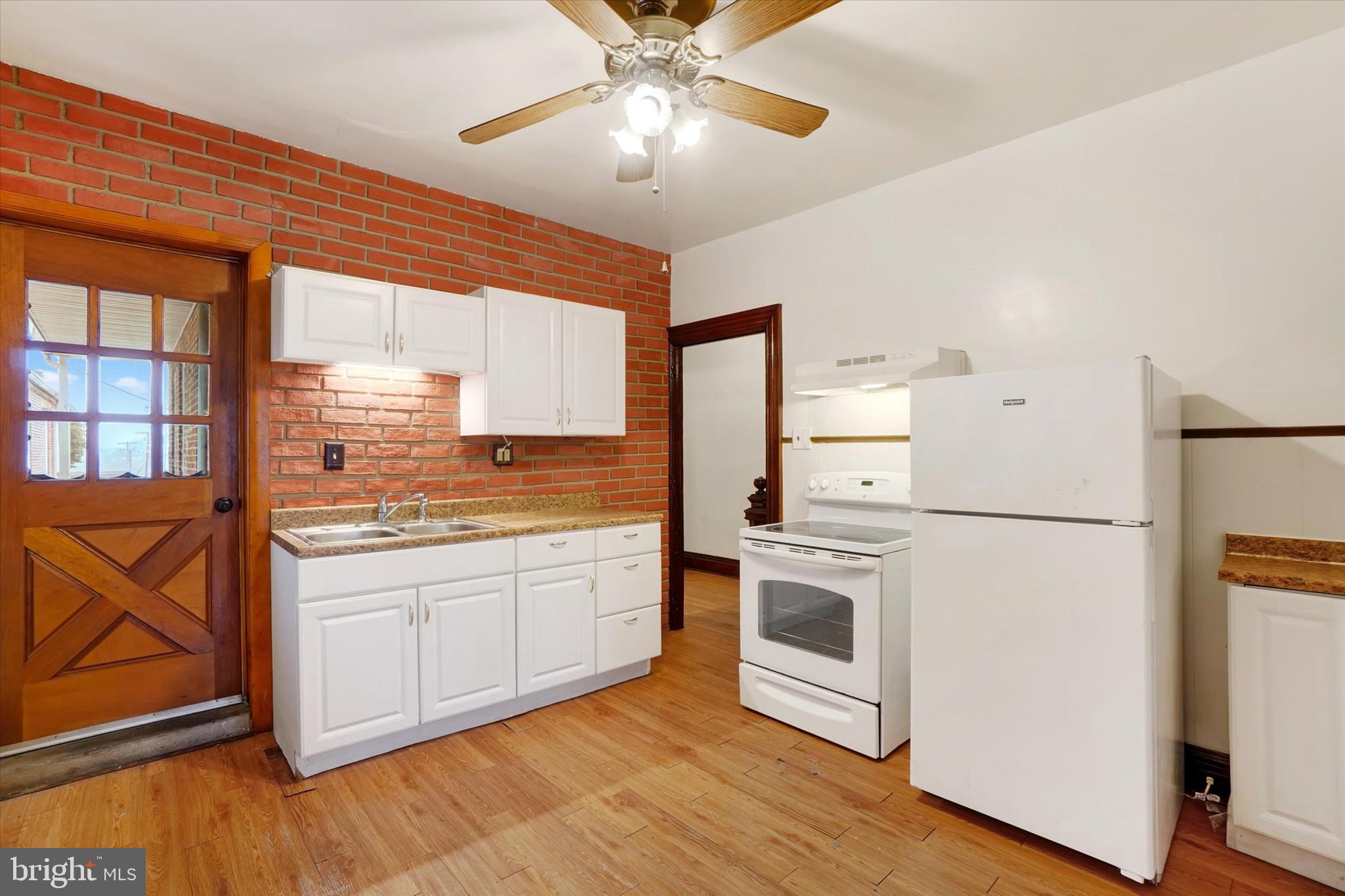 NORTH YORK - Residential Income