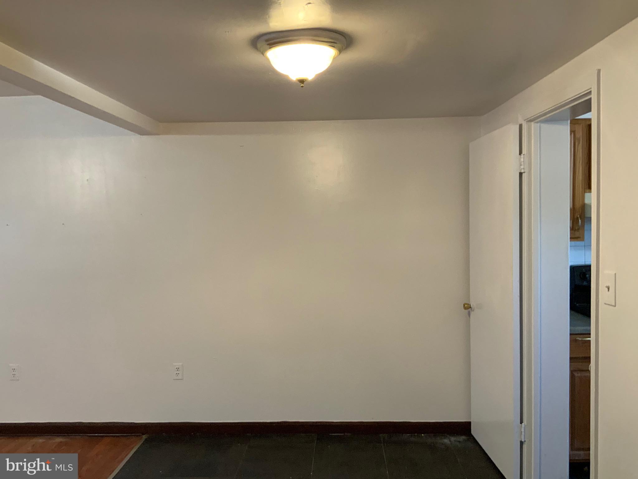 MONIKA COURTS CONDO - Residential