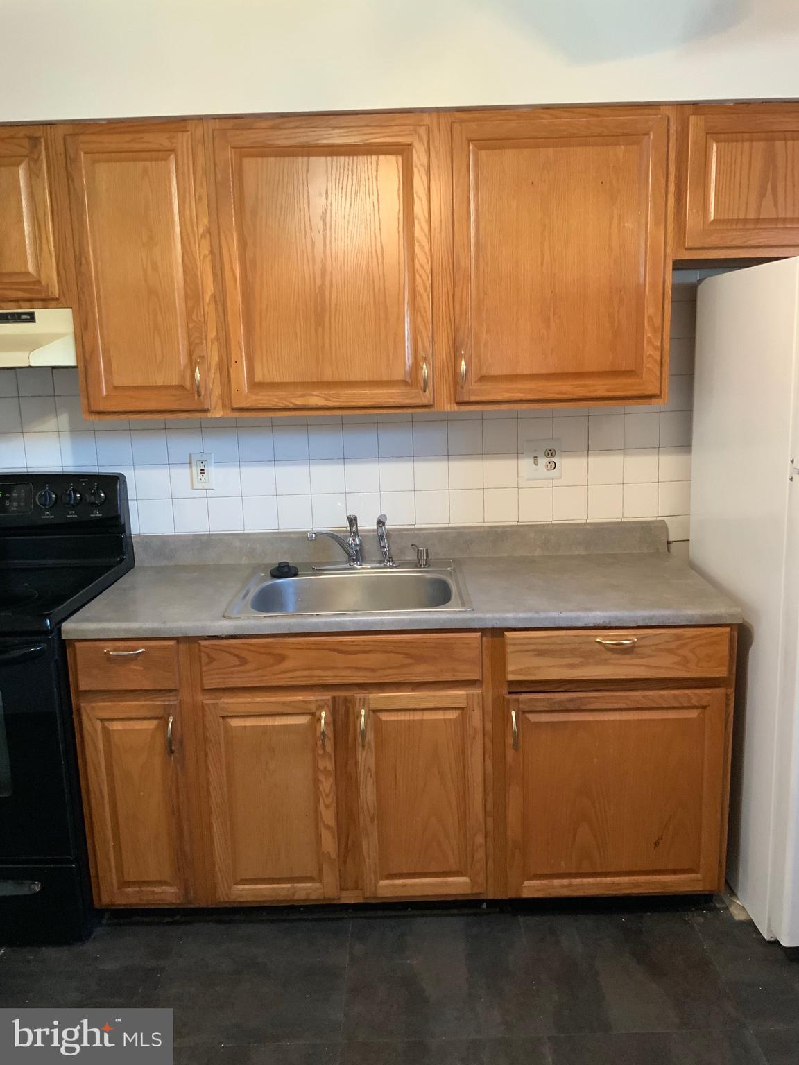 MONIKA COURTS CONDO - Residential