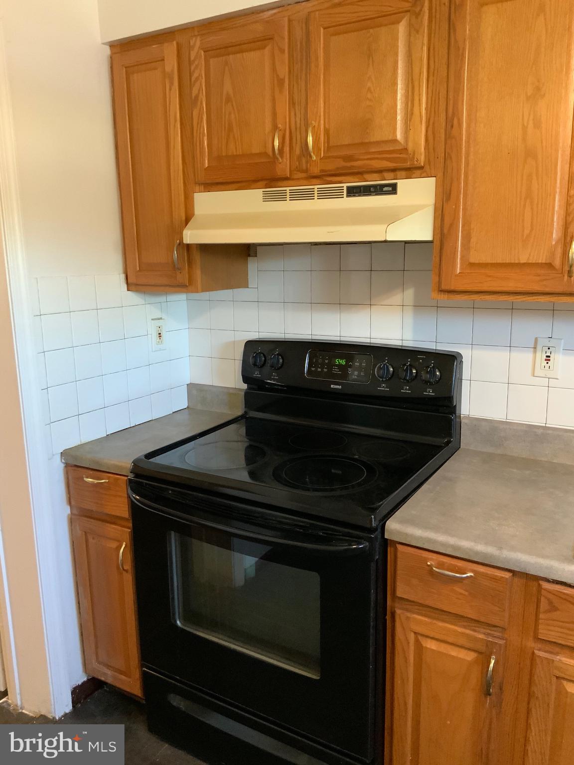 MONIKA COURTS CONDO - Residential