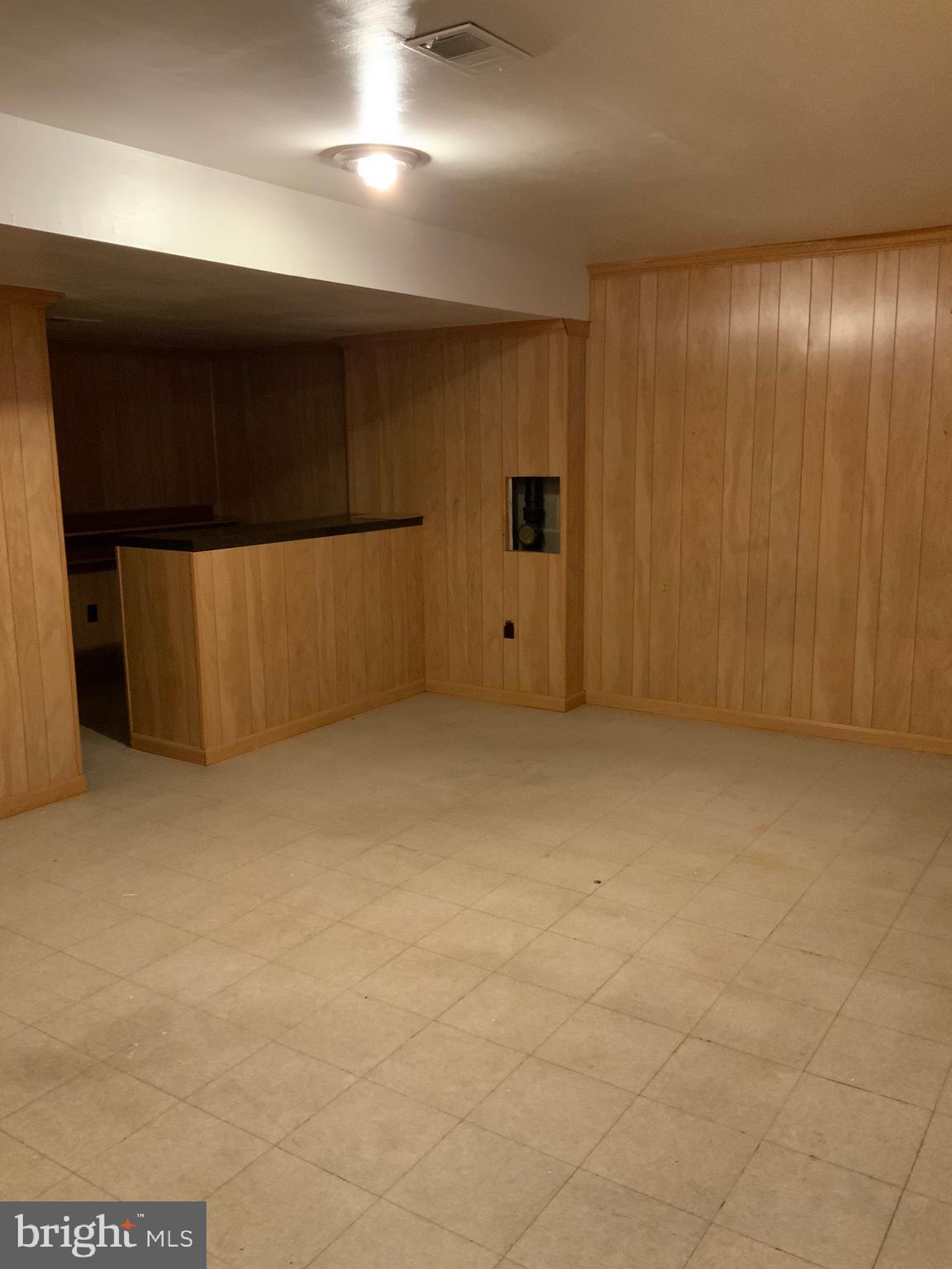 MONIKA COURTS CONDO - Residential